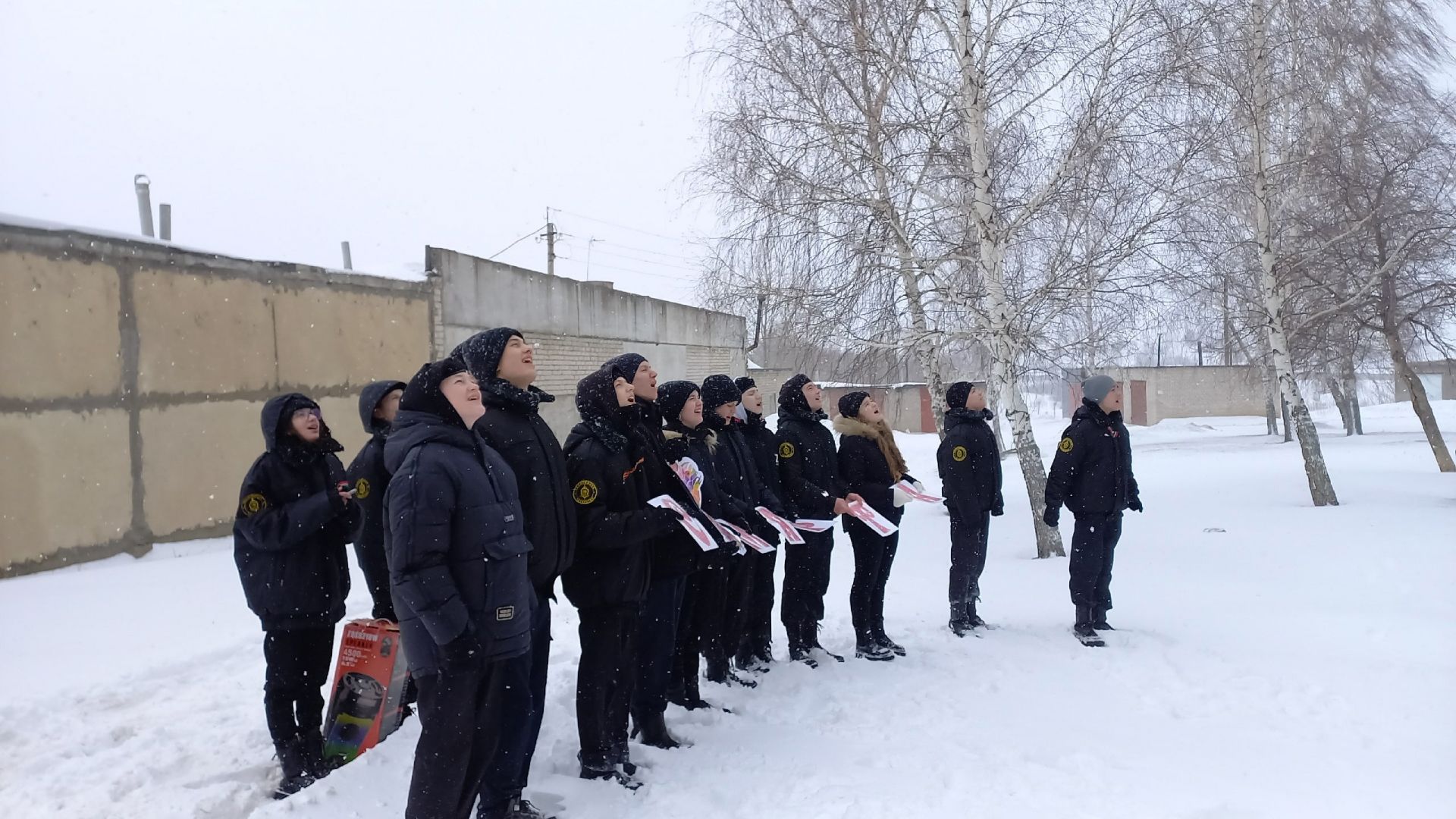 Активисты отряда Форпост провели традиционную акцию «Для милых мам»