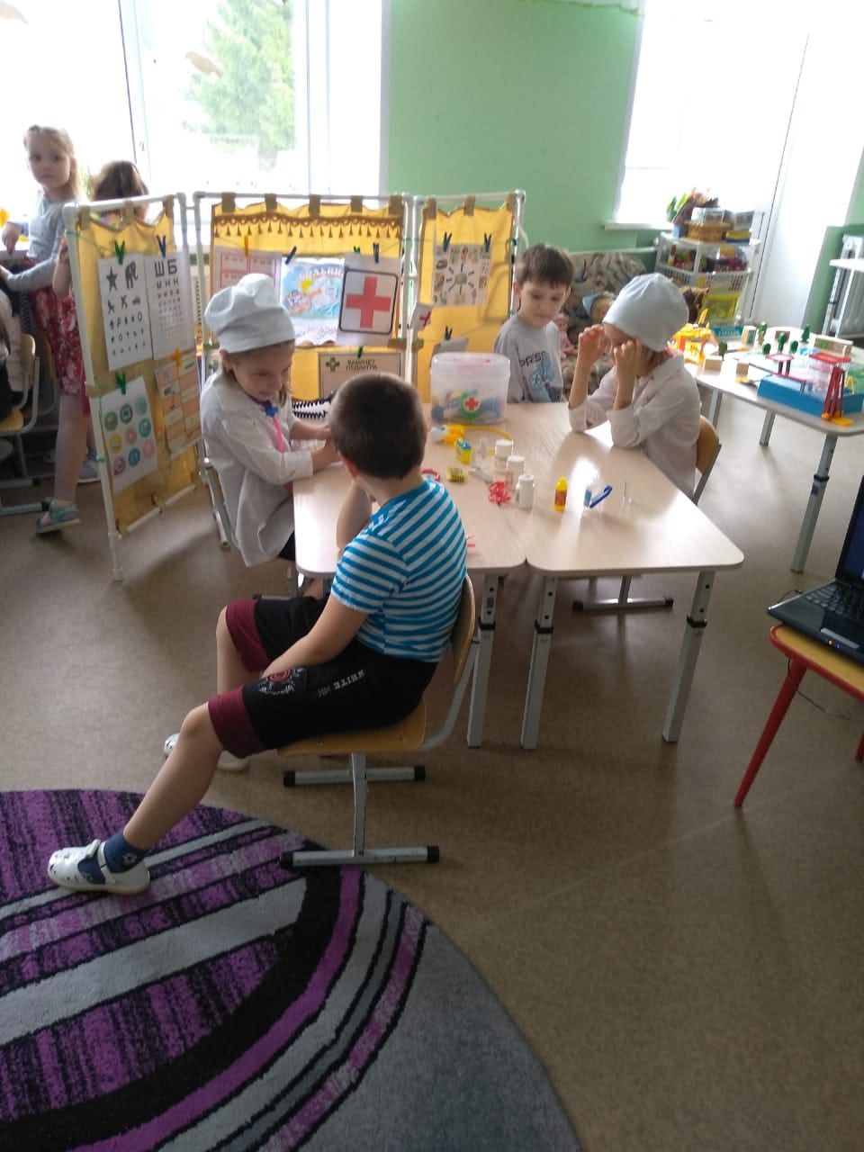 В детском саду «Золотая рыбка» прошла сюжетно - ролевая игра «Путешествие в город Мастеров»