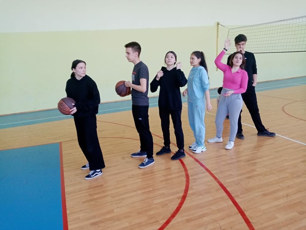 В камполянской школе № 2 прошло мероприятие «Волейбольный и баскетбольный квест»