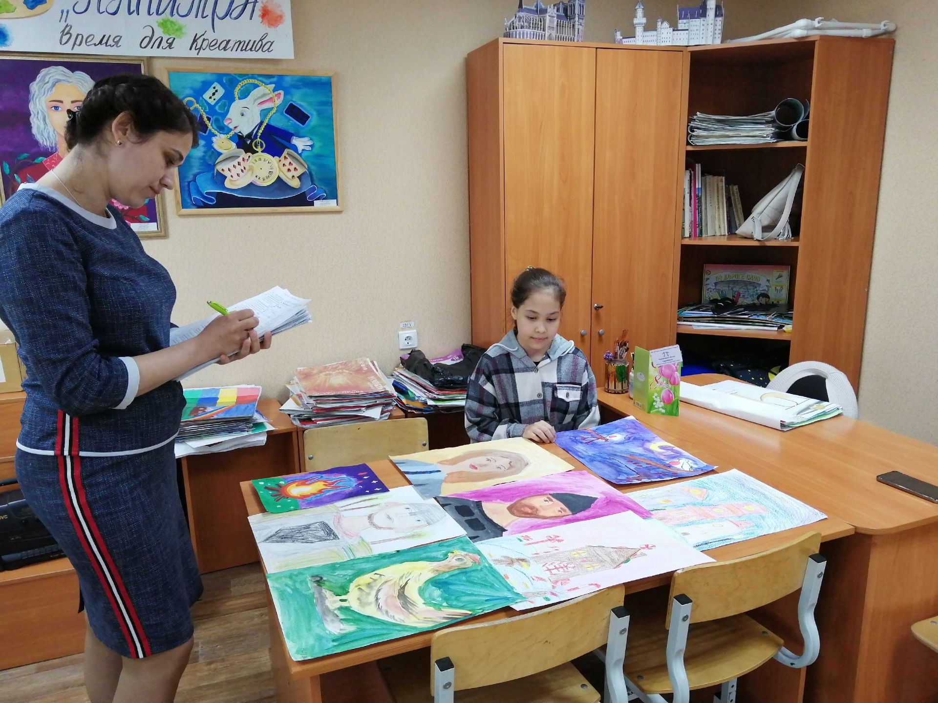 В ЦДТ «Радуга» начались зачеты в объединении изобразительного искусства «Палитра»