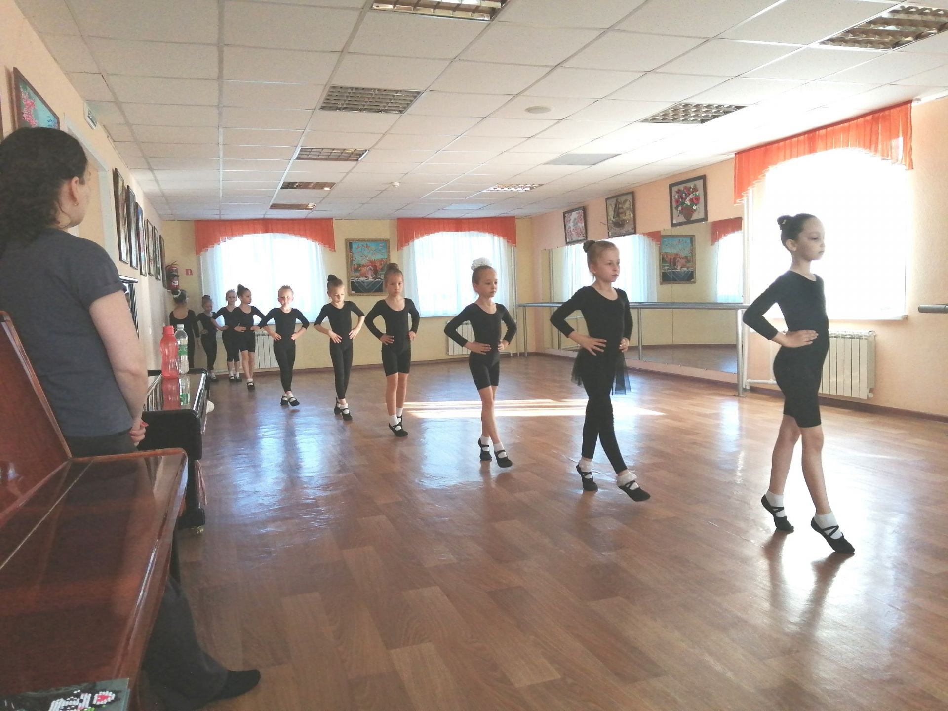 В группах образцового хореографического коллектива «Импульс» начались экзамены