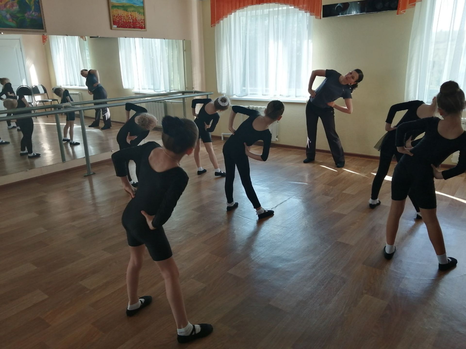 В группах образцового хореографического коллектива «Импульс» начались экзамены
