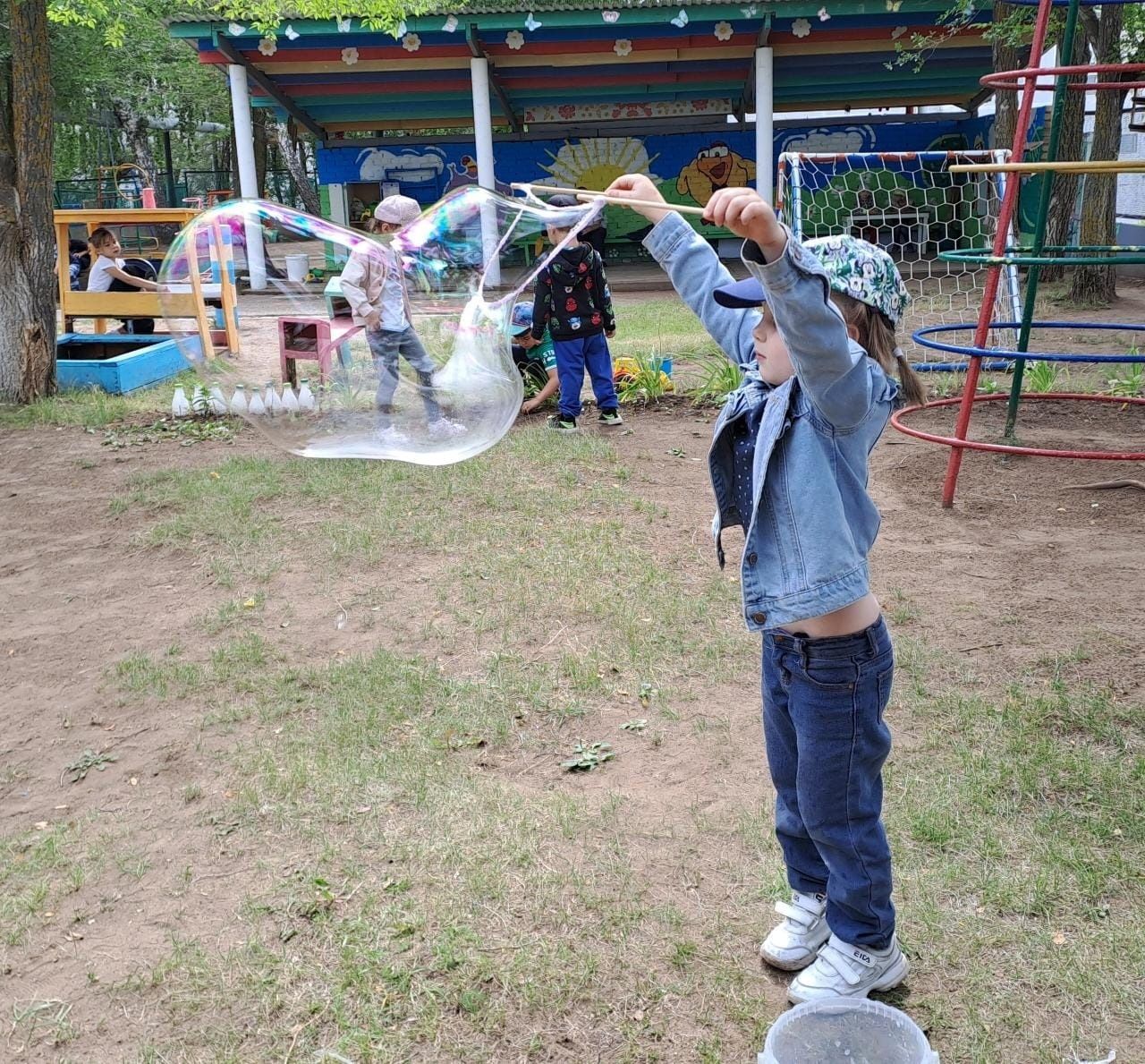 У воспитанников детского сада «Огонек» прошел «День мыльных пузырей»