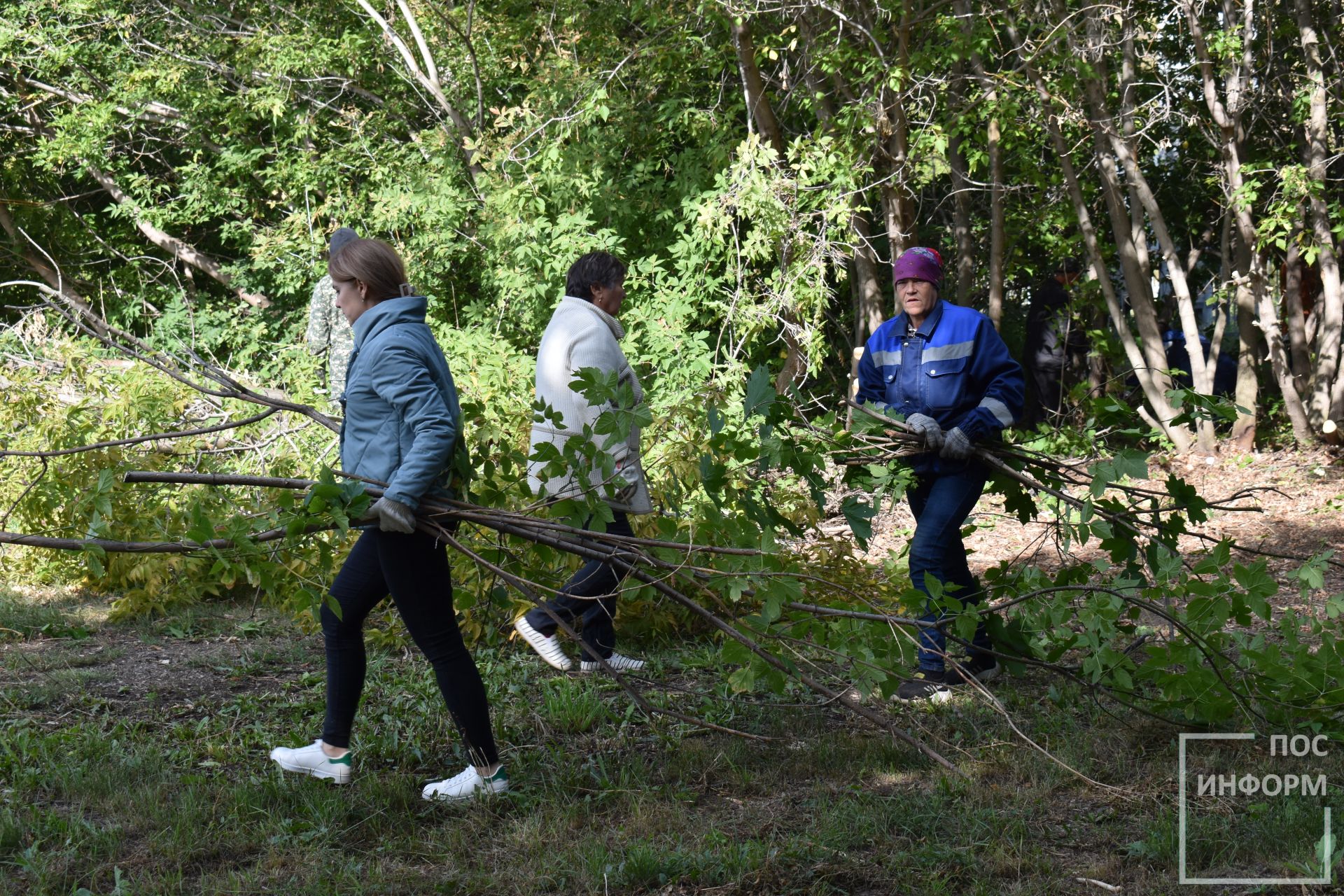 Камполянцы участвуют в очистке территории «Тропа здоровья»