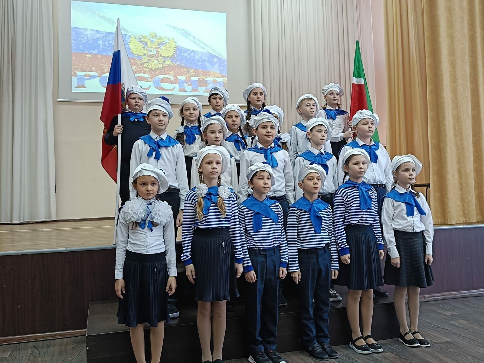 В школе № 2 подвели итоги конкурса патриотической песни