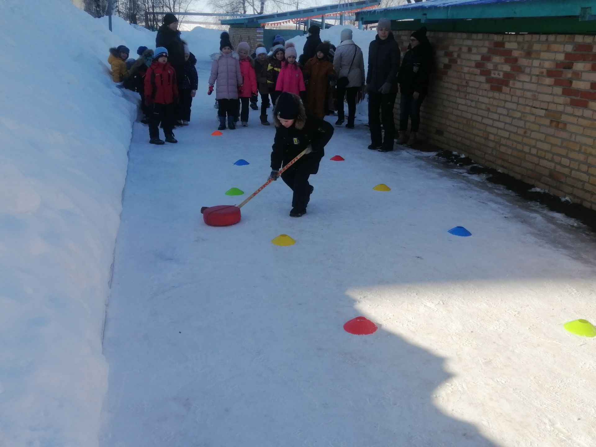 Для воспитанников детского сада «Огонек» организовали зимние спортивные игры