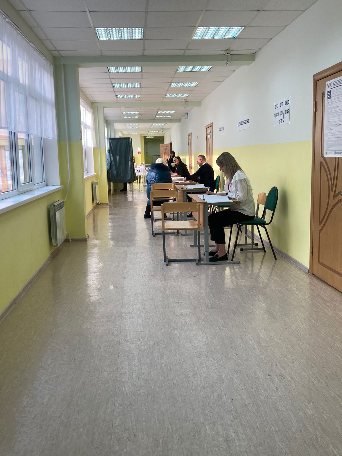 В камполянской школе № 1 начался первый день голосования