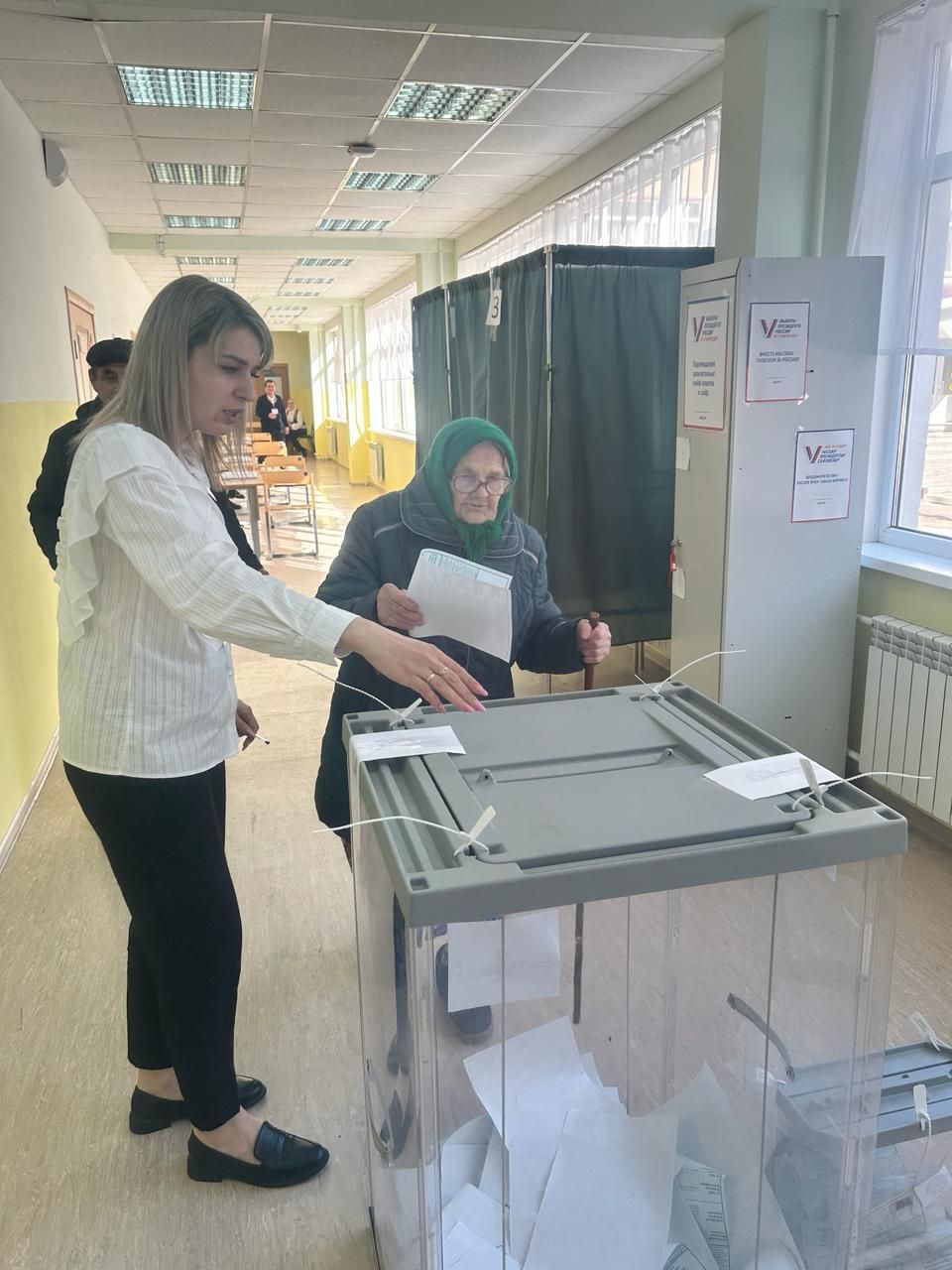 На избирательном участке Камских Полян  – труженица тыла