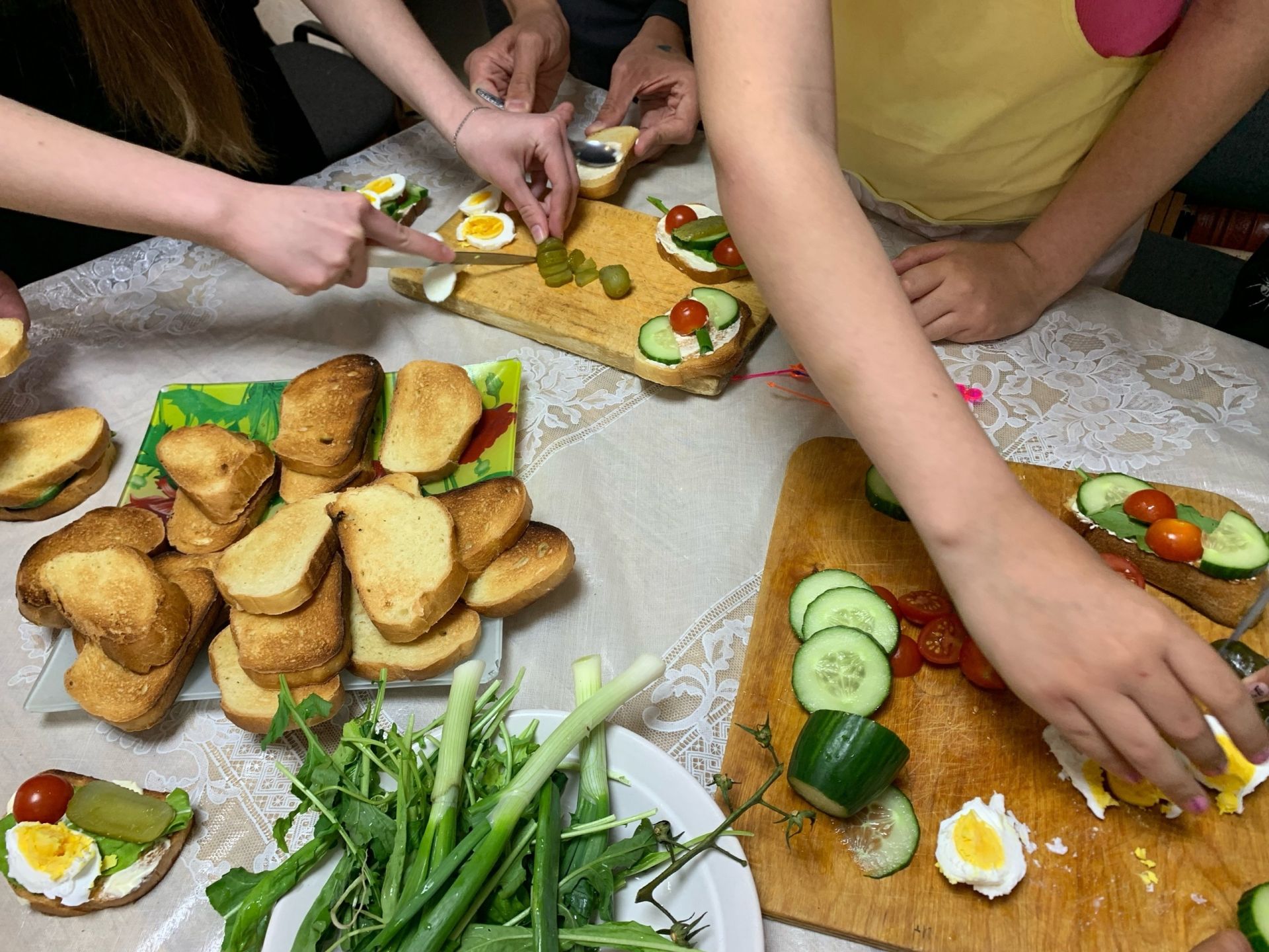 Сотрудники Камско-Полянской библиотеки провели конкурс на самый оригинальный бутерброд