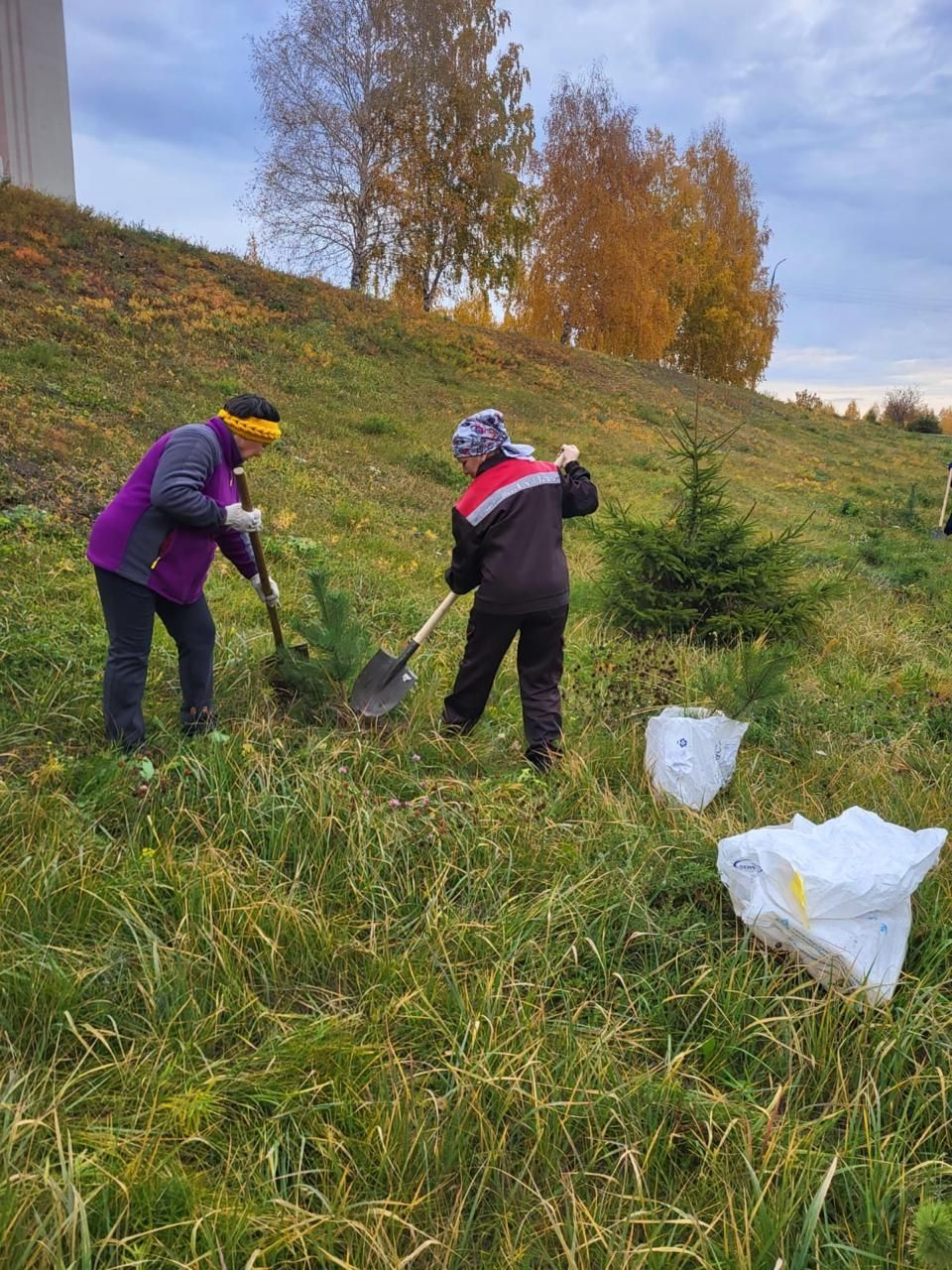 В Камских Полянах продолжается осенний санитарный месячник