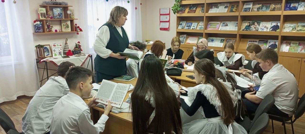 Урок истории в библиотеке Камских Полян: семиклассники изучили Казанское ханство через живое общение