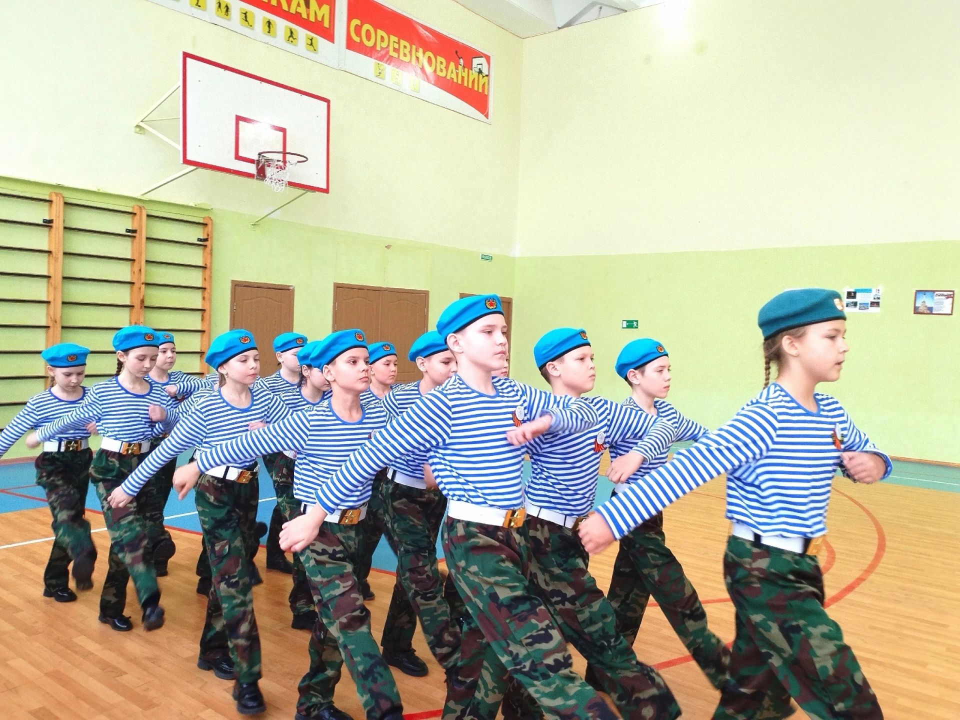 В Камских Полянах завершился конкурс смотр строя и песни