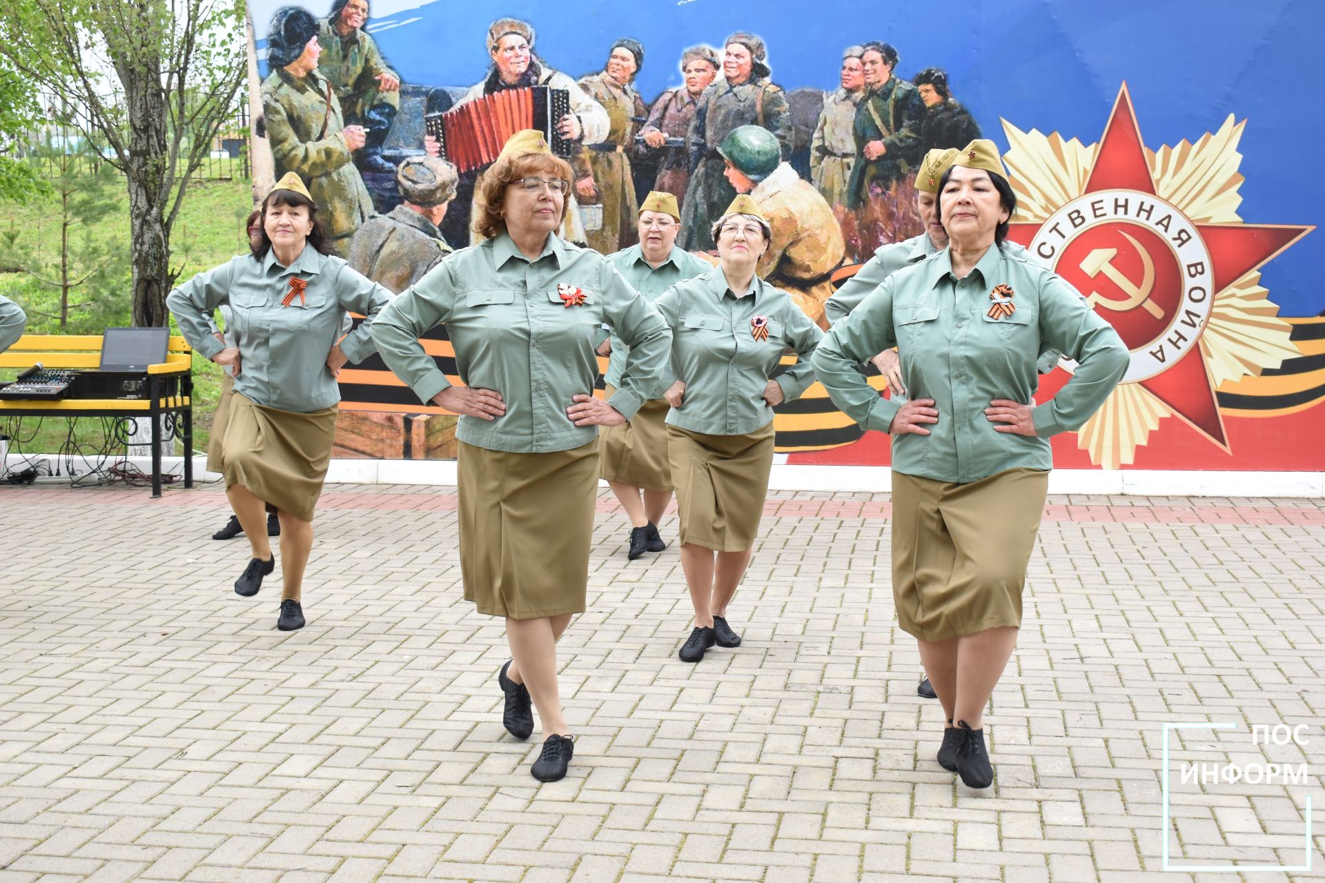 В День Победы для жителей Камских Полян организовали солдатский привал