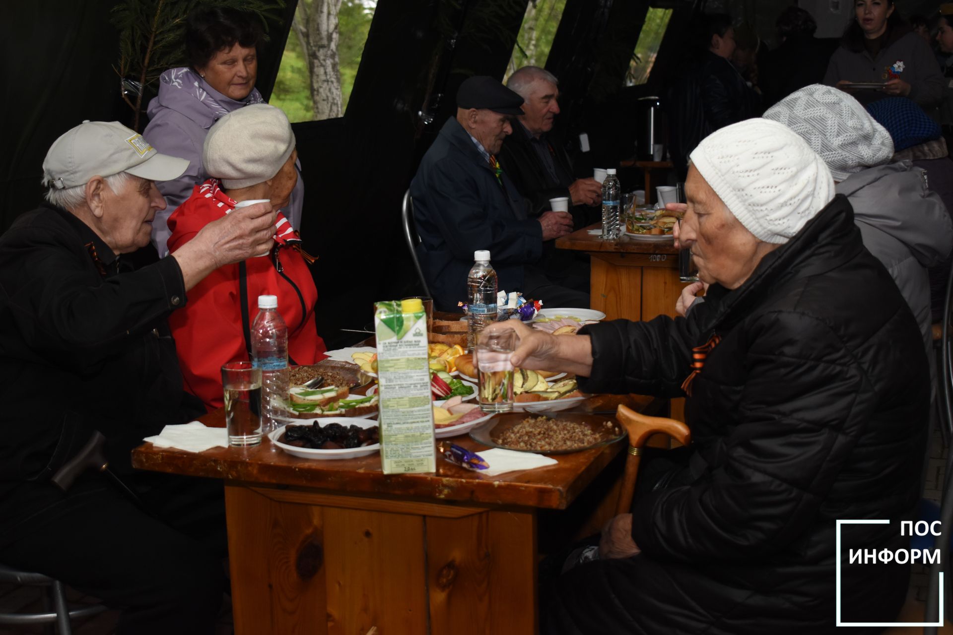 В День Победы для жителей Камских Полян организовали солдатский привал