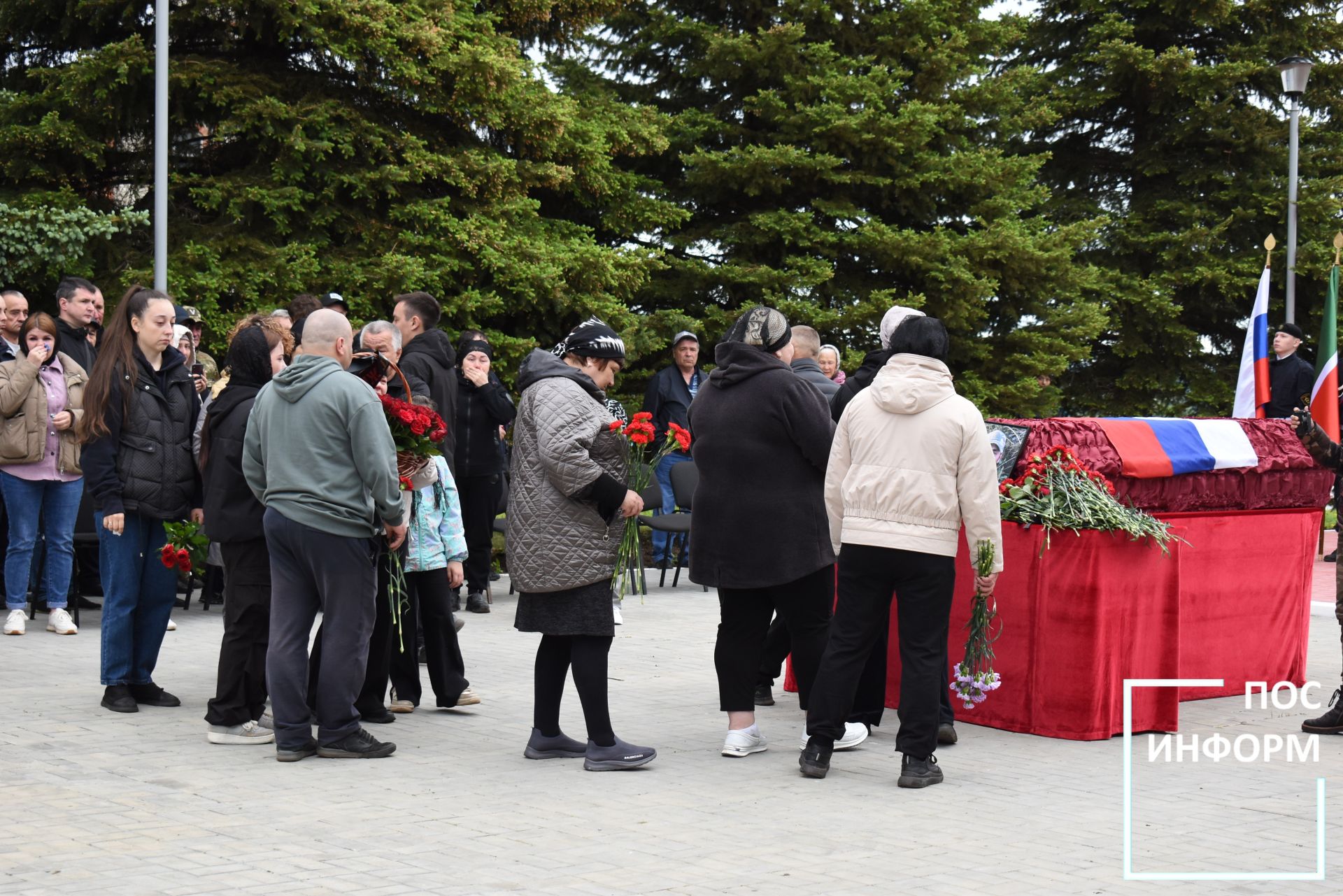 Камские Поляны простились с героем СВО Валерием Трофимовым