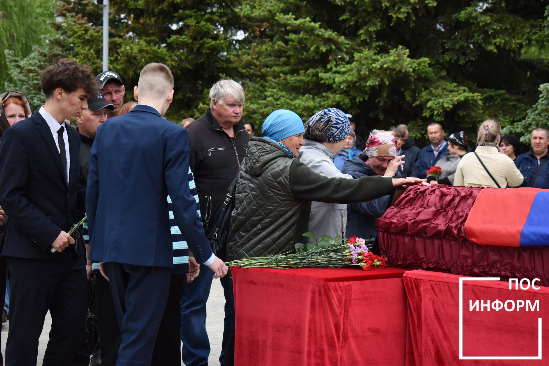 Камские Поляны простились с героем СВО Валерием Трофимовым