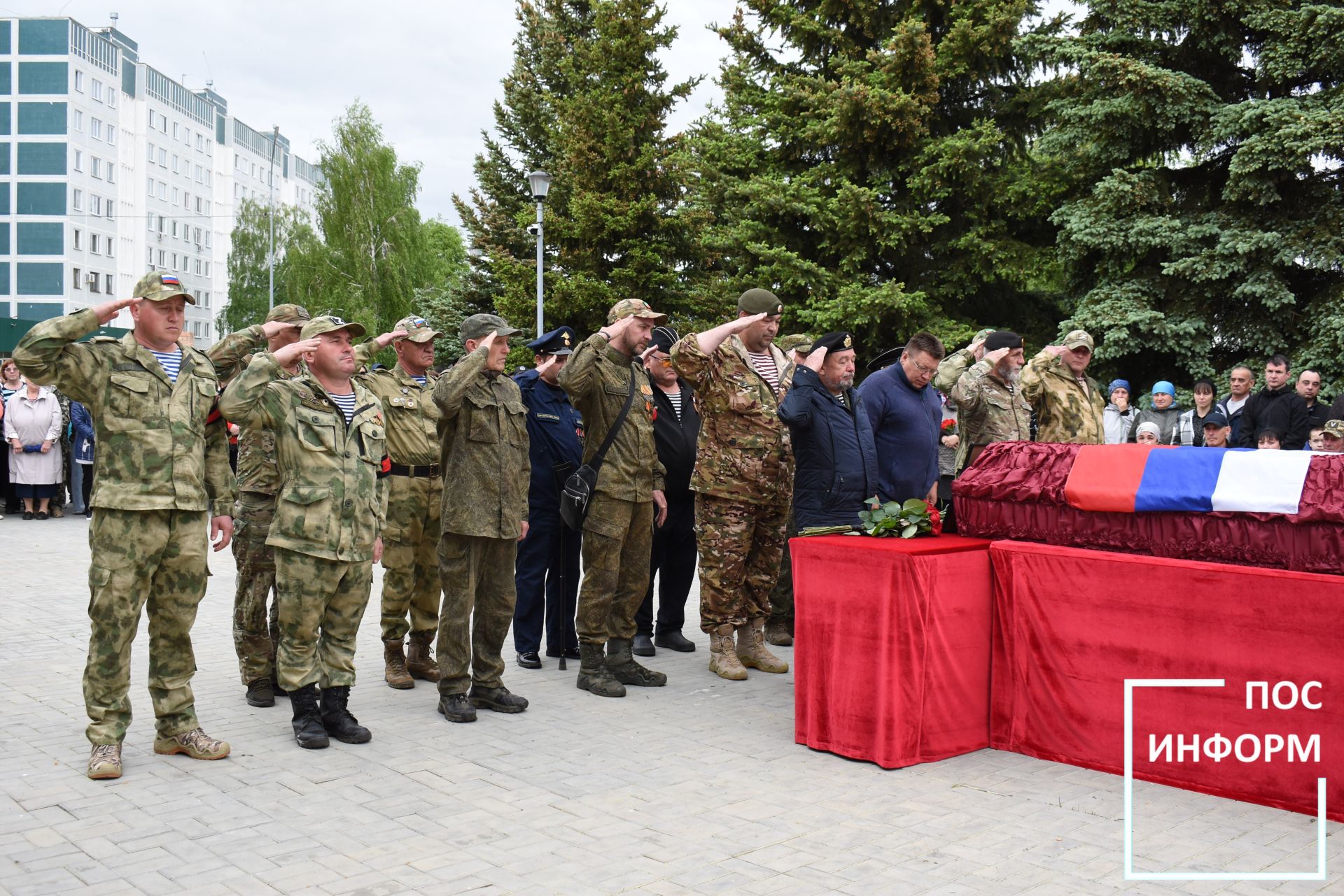 Камские Поляны простились с героем СВО Валерием Трофимовым