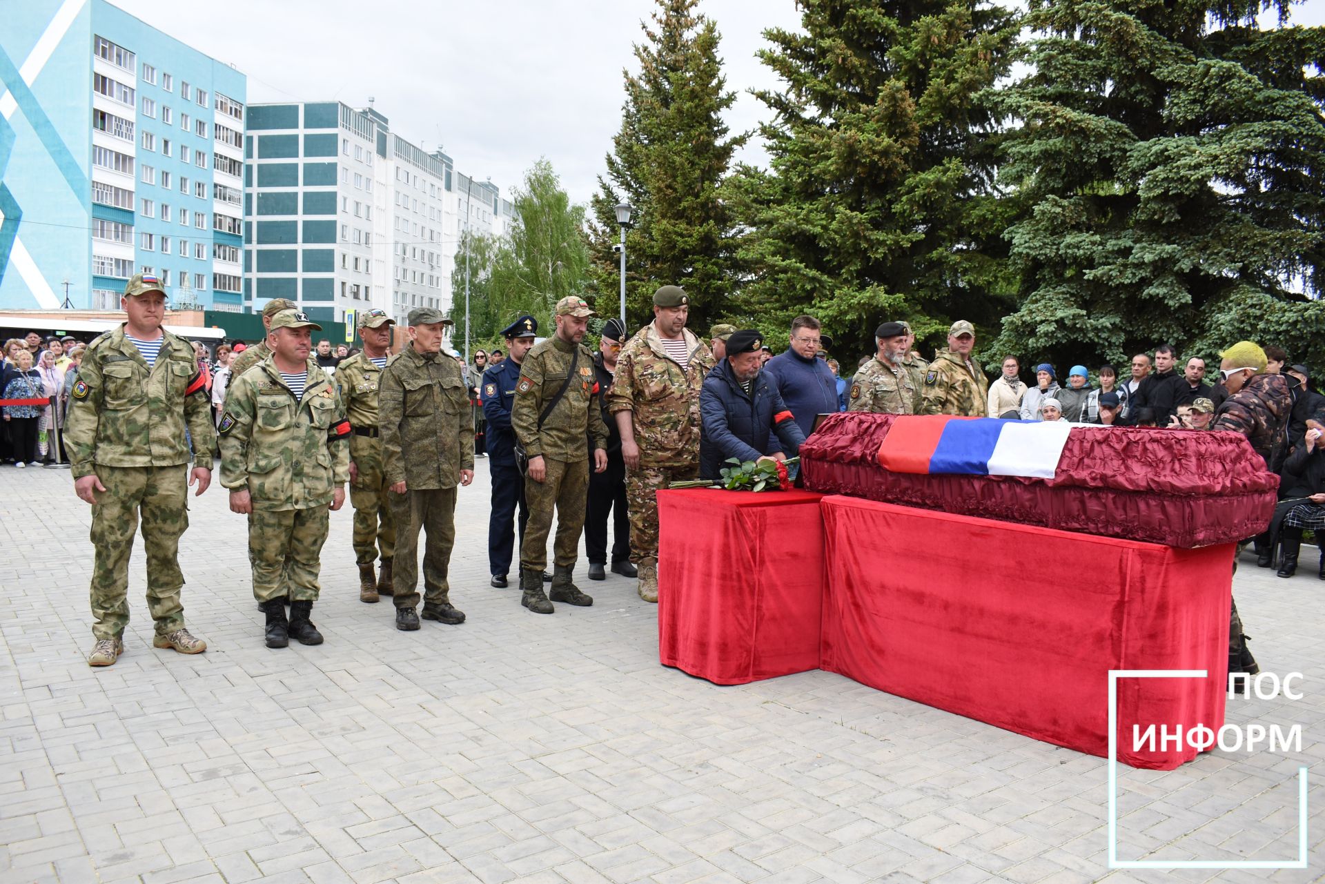 Камские Поляны простились с героем СВО Валерием Трофимовым