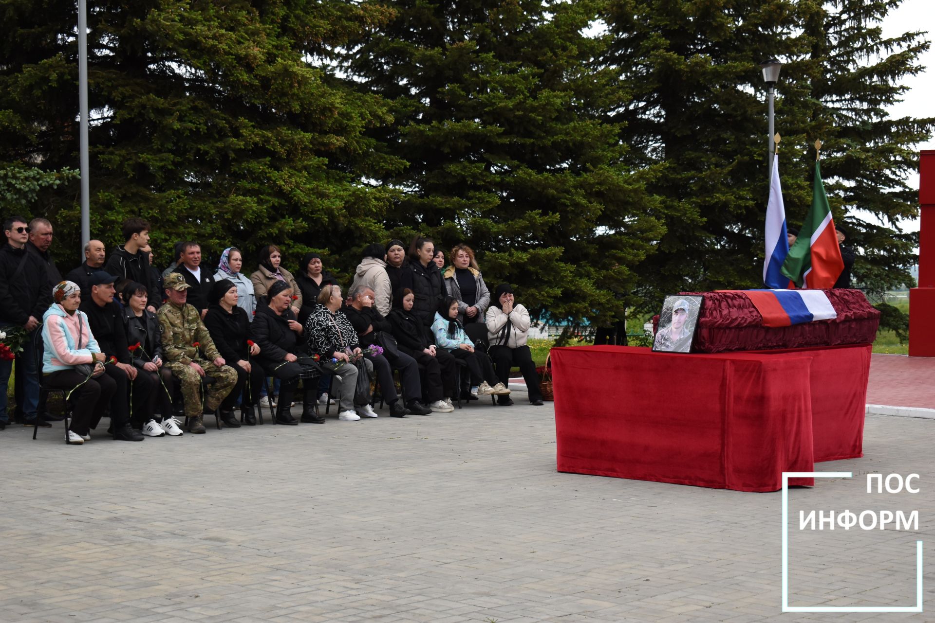 Камские Поляны простились с героем СВО Валерием Трофимовым