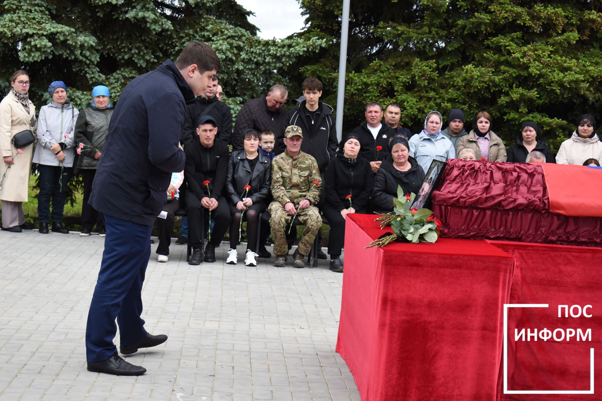 Камские Поляны простились с героем СВО Валерием Трофимовым