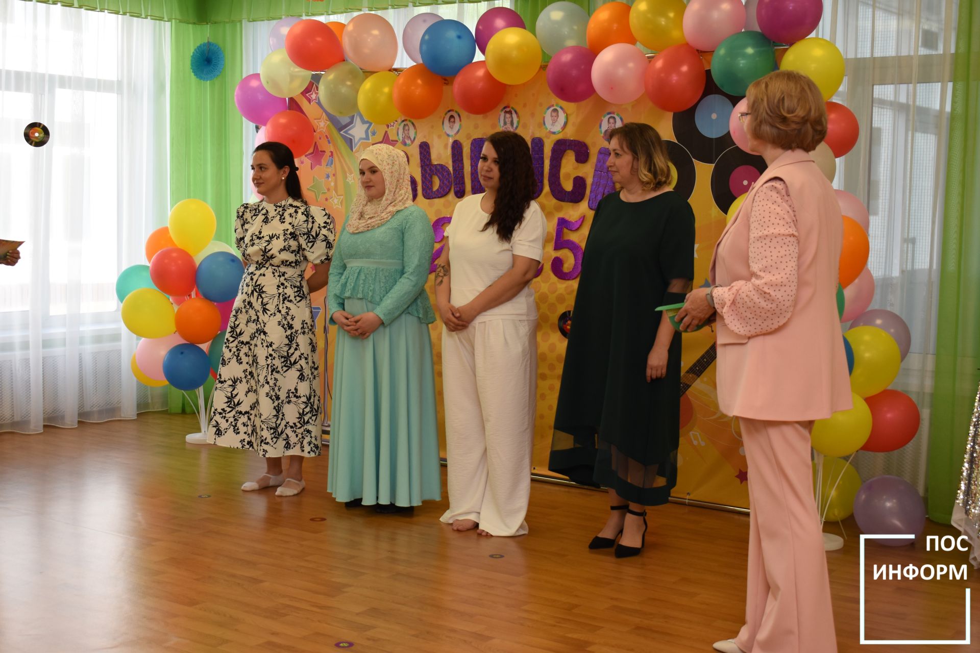 В детском саду «Огонек» Камских Полян начались выпускные утренники