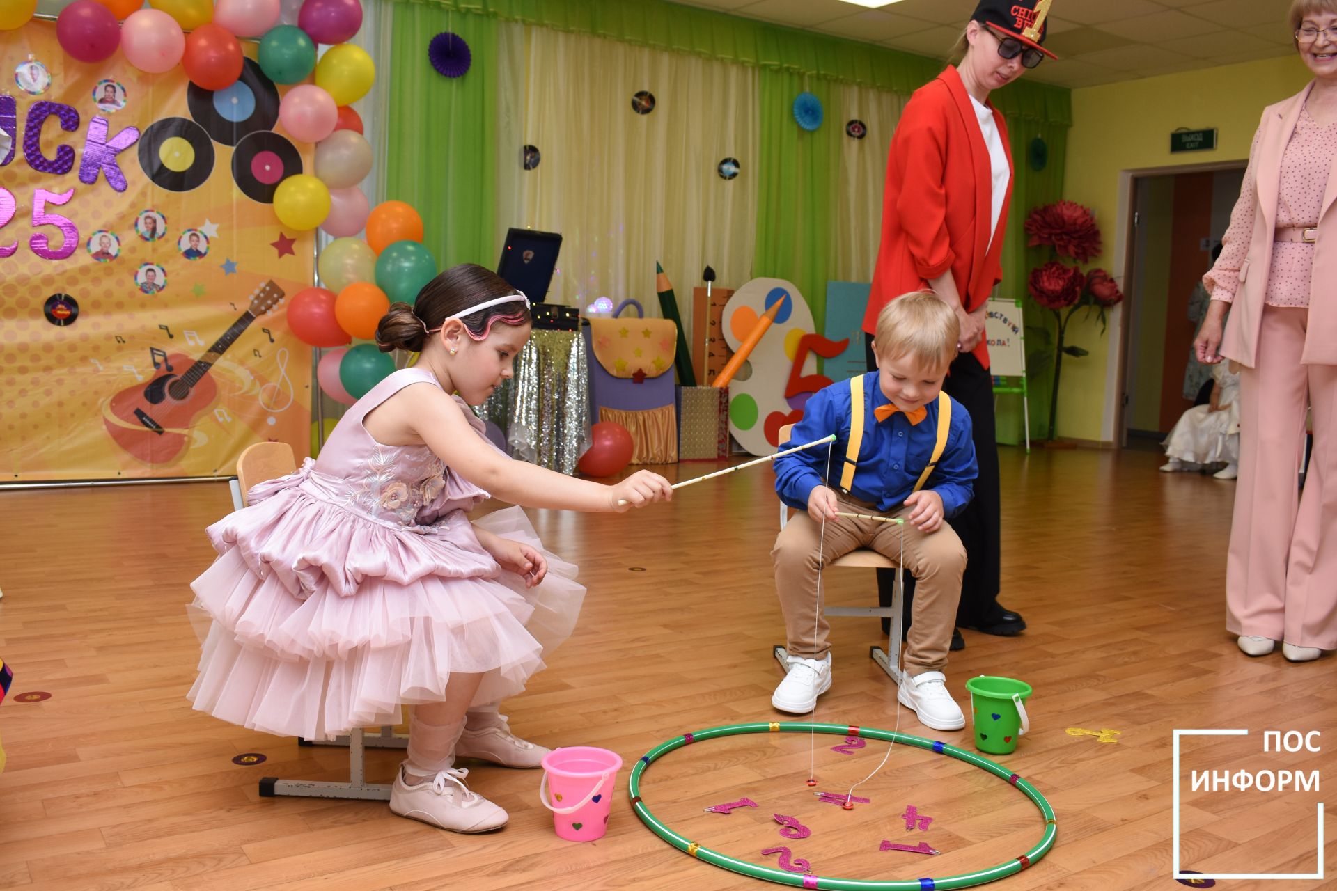 В детском саду «Огонек» Камских Полян начались выпускные утренники