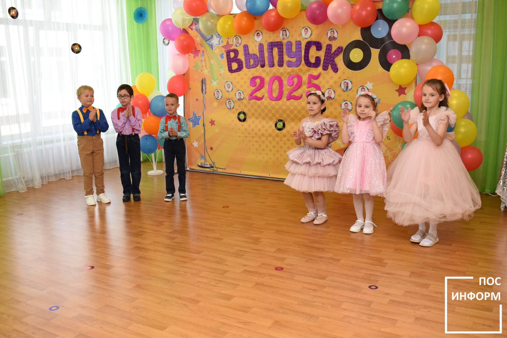 В детском саду «Огонек» Камских Полян начались выпускные утренники