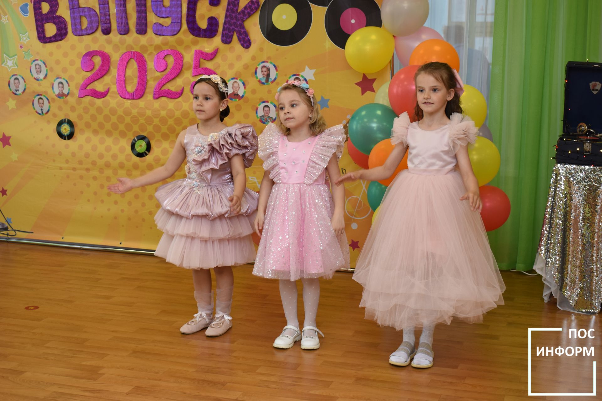 В детском саду «Огонек» Камских Полян начались выпускные утренники