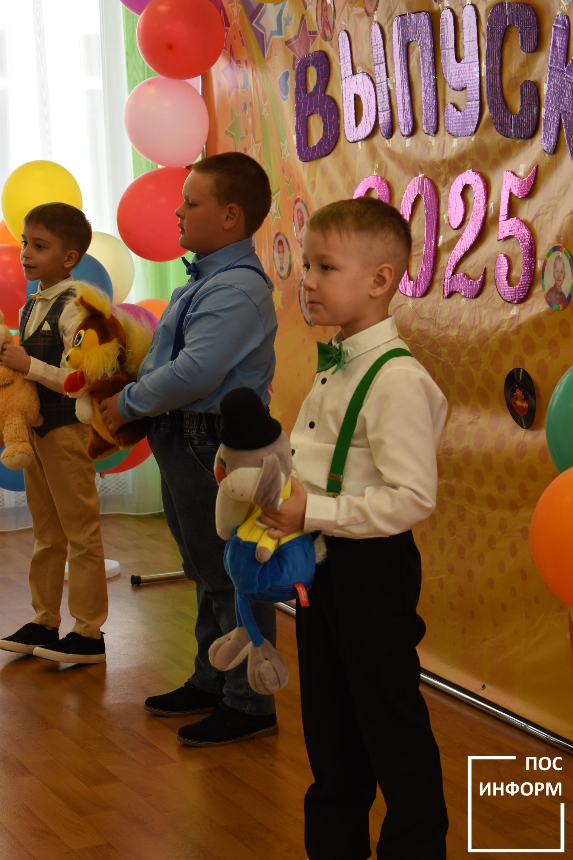 В детском саду «Огонек» Камских Полян начались выпускные утренники