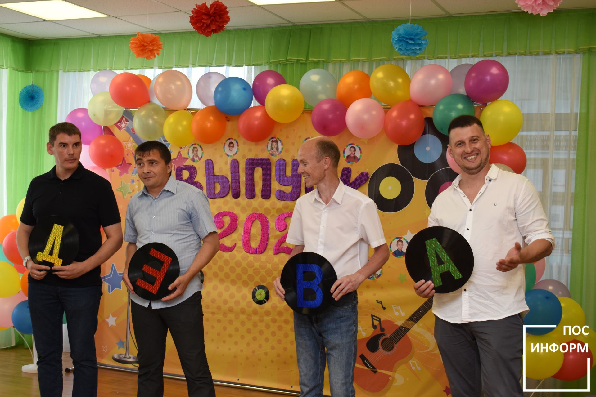 В детском саду «Огонек» Камских Полян начались выпускные утренники