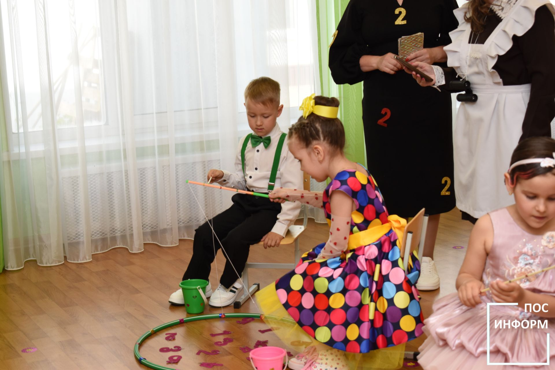 В детском саду «Огонек» Камских Полян начались выпускные утренники