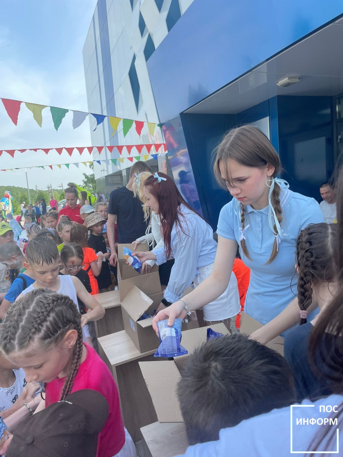 Яркий и солнечный праздник для детишек Камских Полян