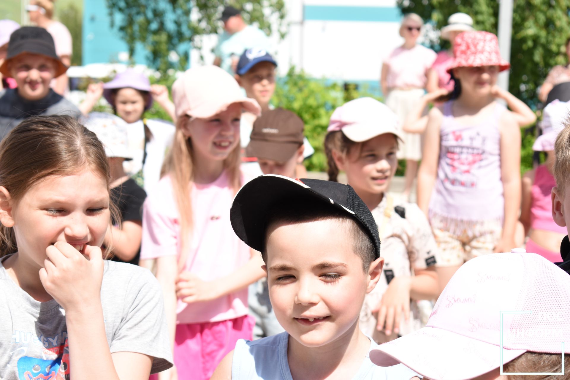 Яркий и солнечный праздник для детишек Камских Полян