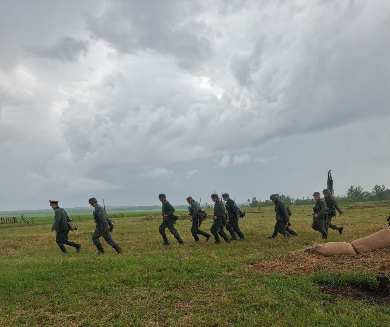 Юные участники пришкольного лагеря «Пчелка» школы №1 побывали на фестивале «Элбэдэн»