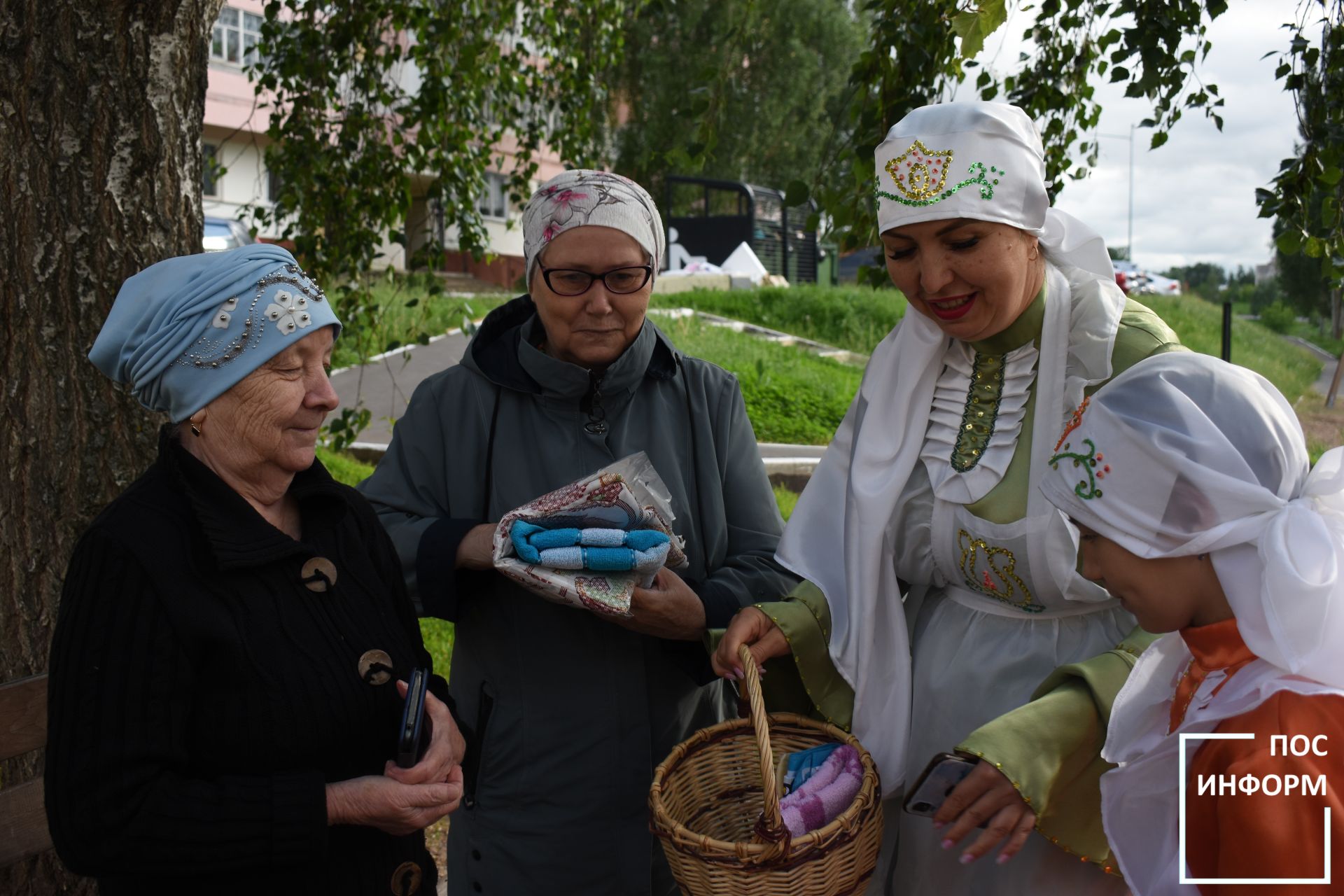 В Камских Полянах прошел традиционный сбор подарков к празднику «Сабантуй»