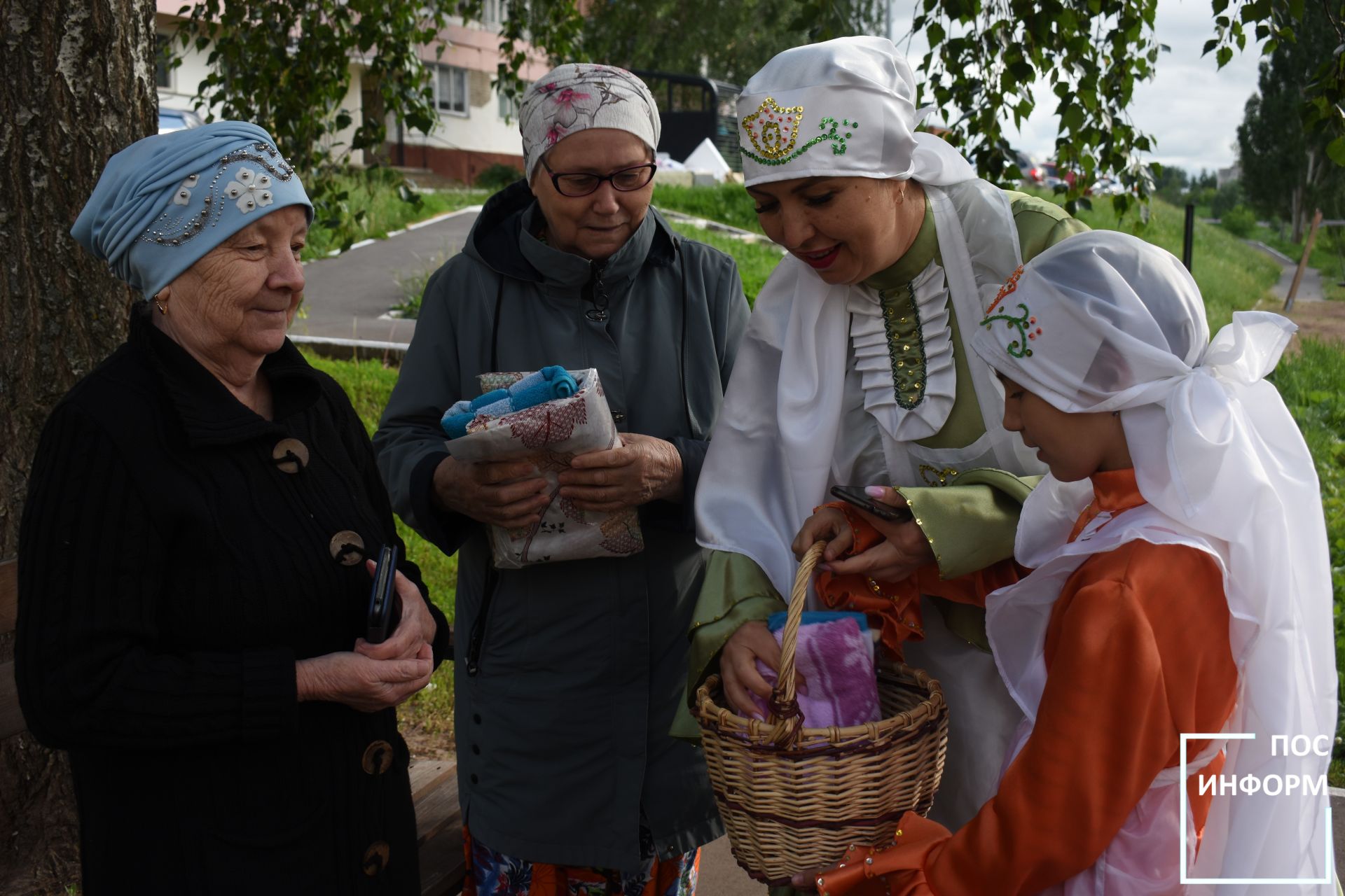 В Камских Полянах прошел традиционный сбор подарков к празднику «Сабантуй»