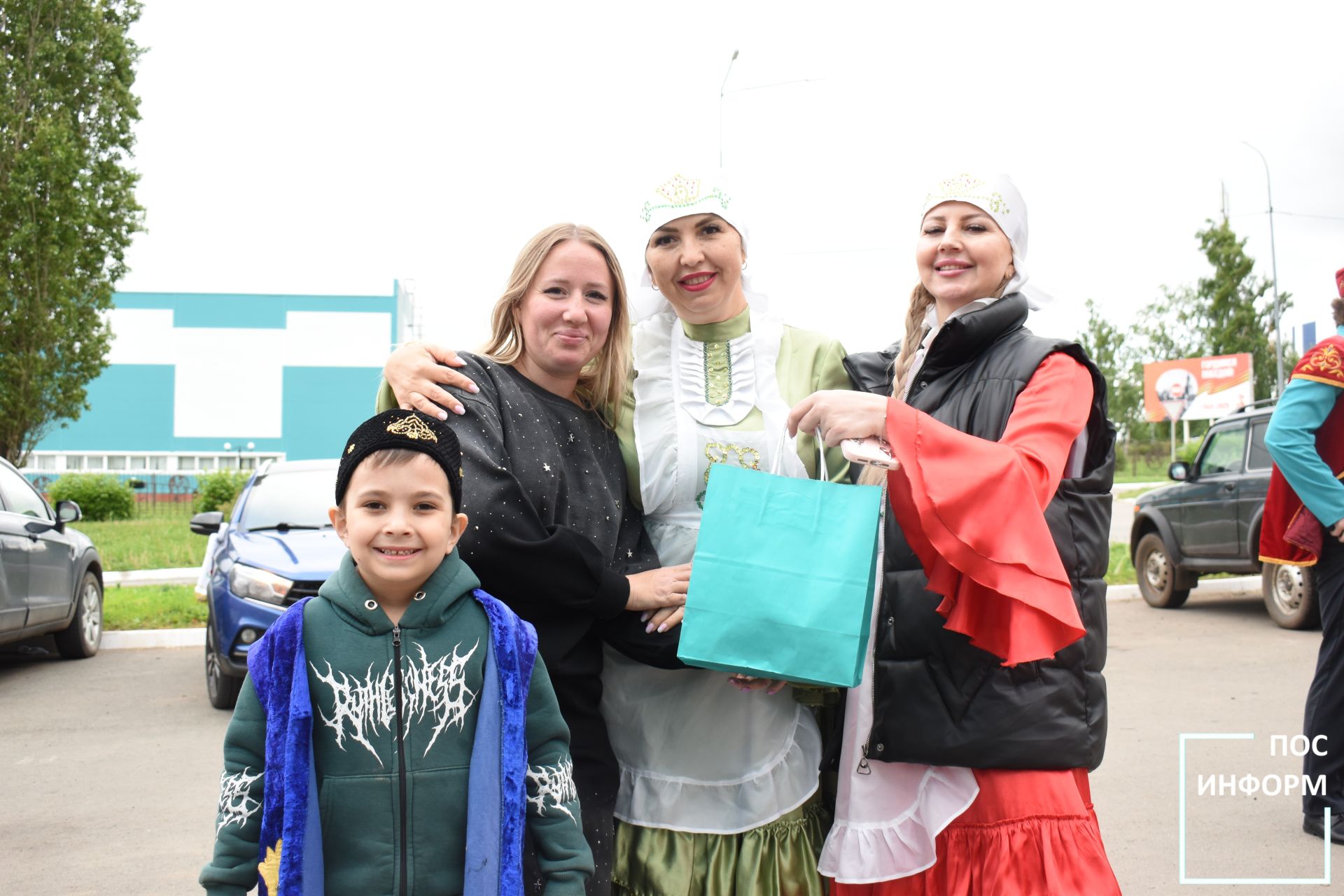 В Камских Полянах прошел традиционный сбор подарков к празднику «Сабантуй»