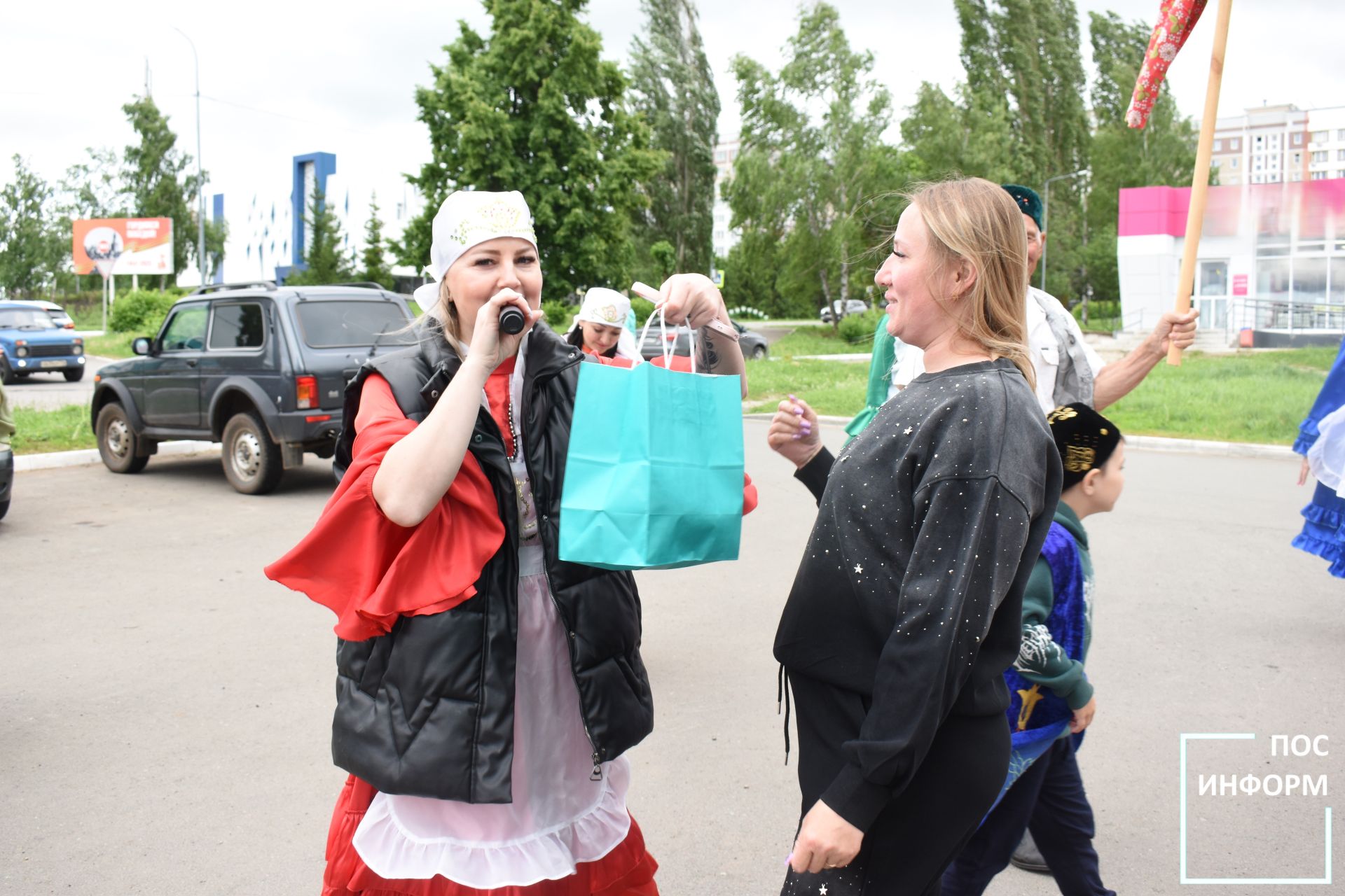 В Камских Полянах прошел традиционный сбор подарков к празднику «Сабантуй»