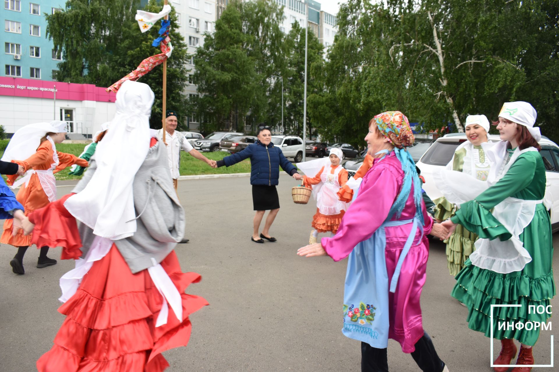 В Камских Полянах прошел традиционный сбор подарков к празднику «Сабантуй»