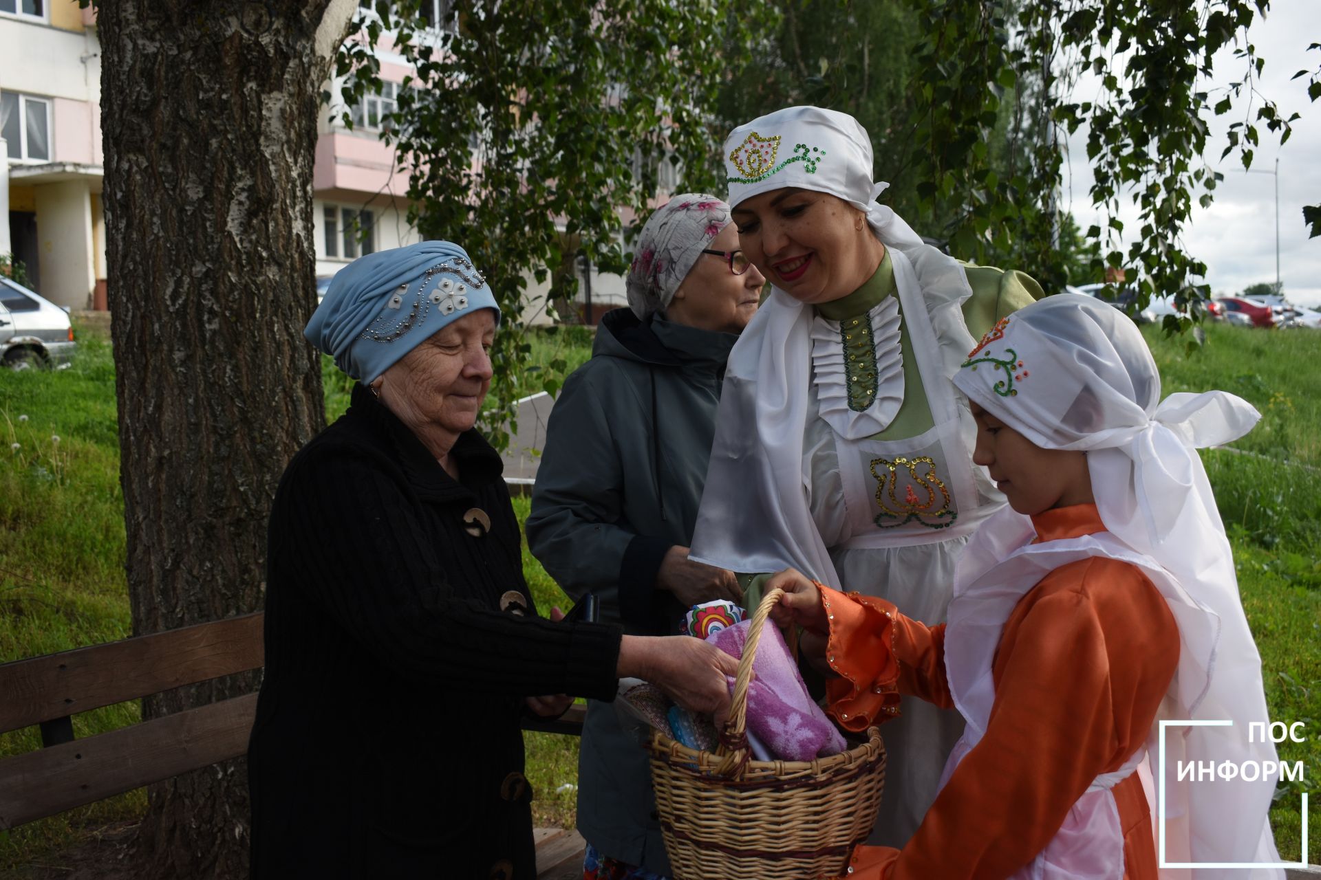 В Камских Полянах прошел традиционный сбор подарков к празднику «Сабантуй»