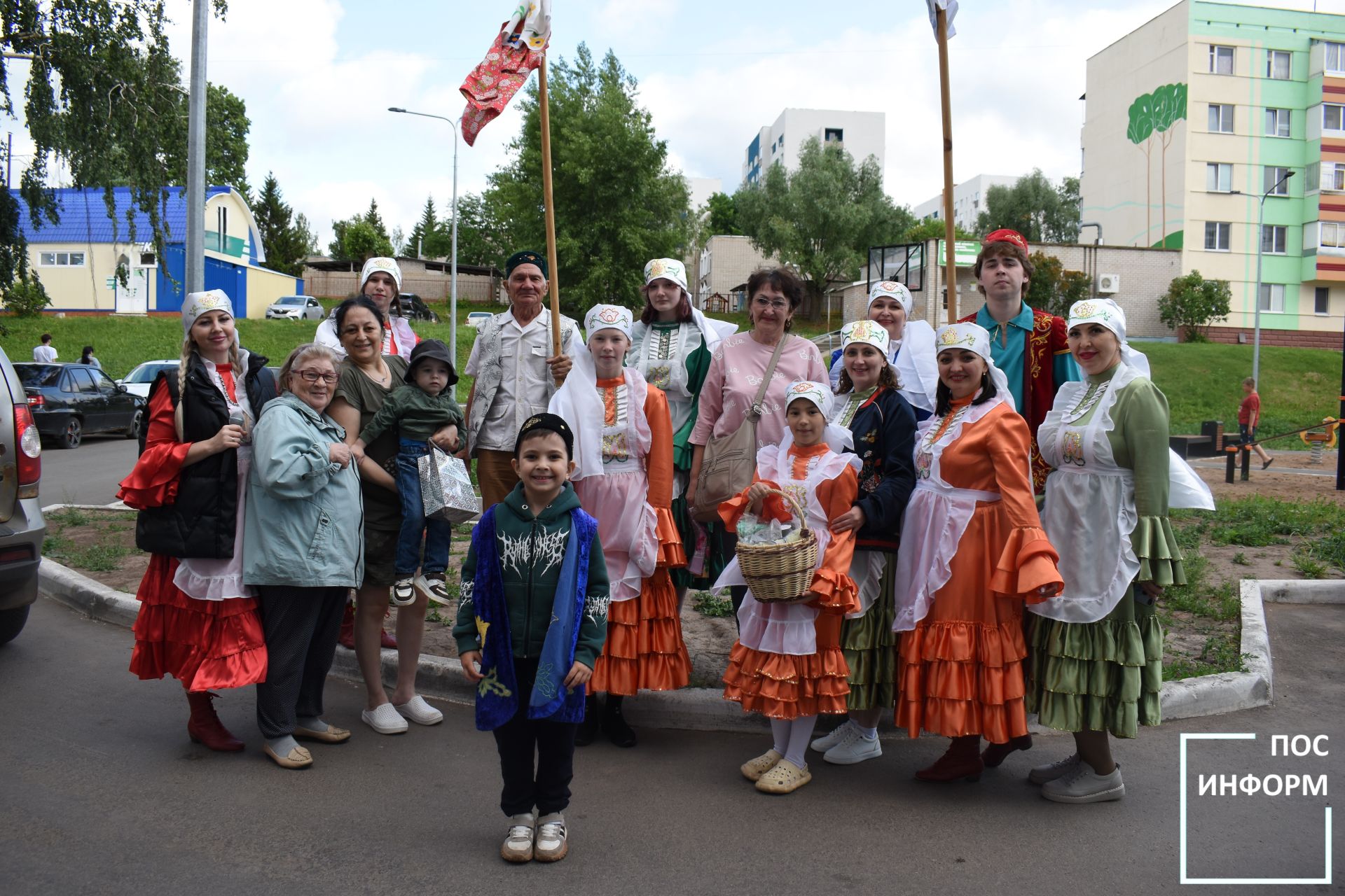 В Камских Полянах прошел традиционный сбор подарков к празднику «Сабантуй»