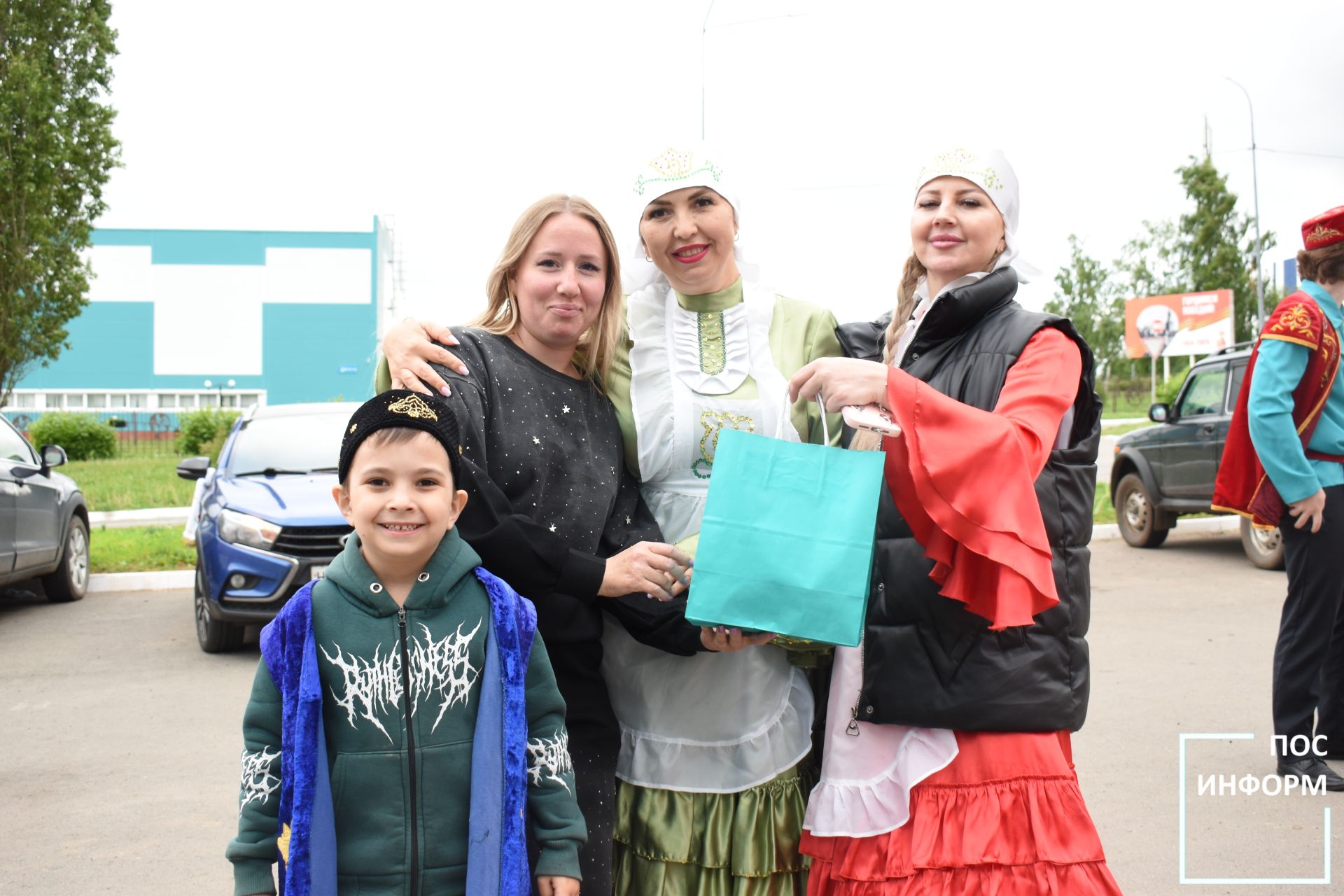 В Камских Полянах прошел традиционный сбор подарков к празднику «Сабантуй»