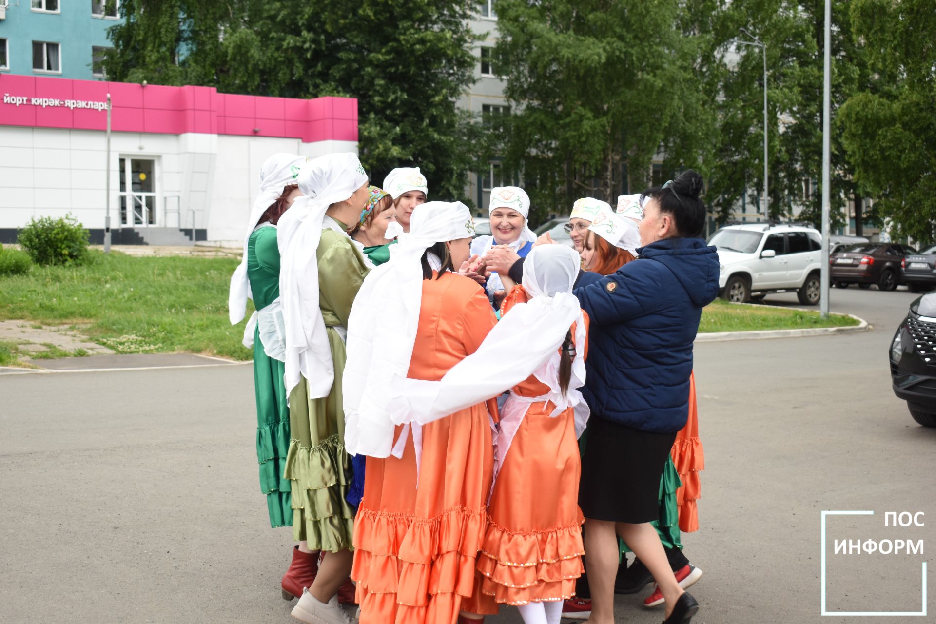 В Камских Полянах прошел традиционный сбор подарков к празднику «Сабантуй»