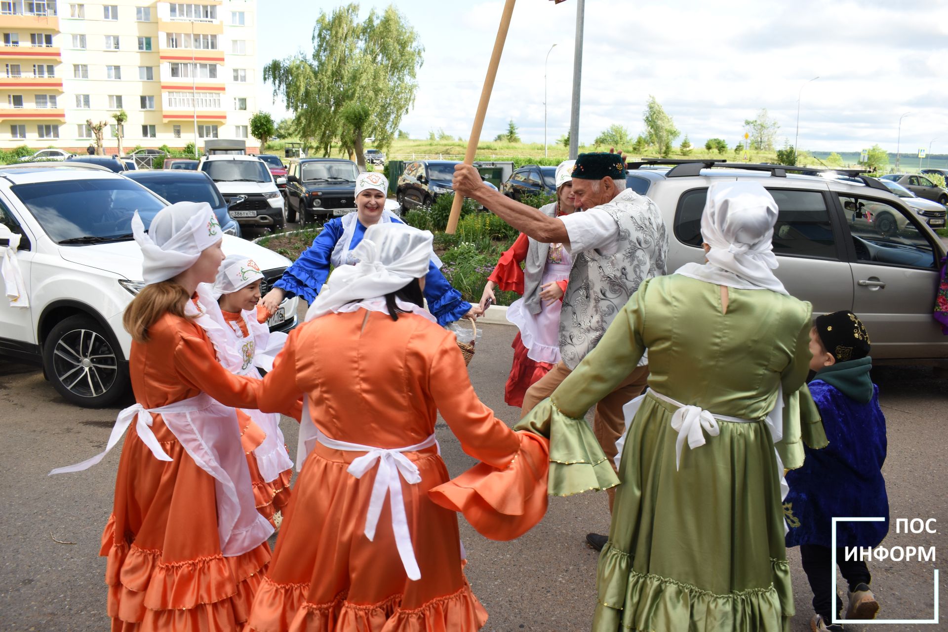 В Камских Полянах прошел традиционный сбор подарков к празднику «Сабантуй»
