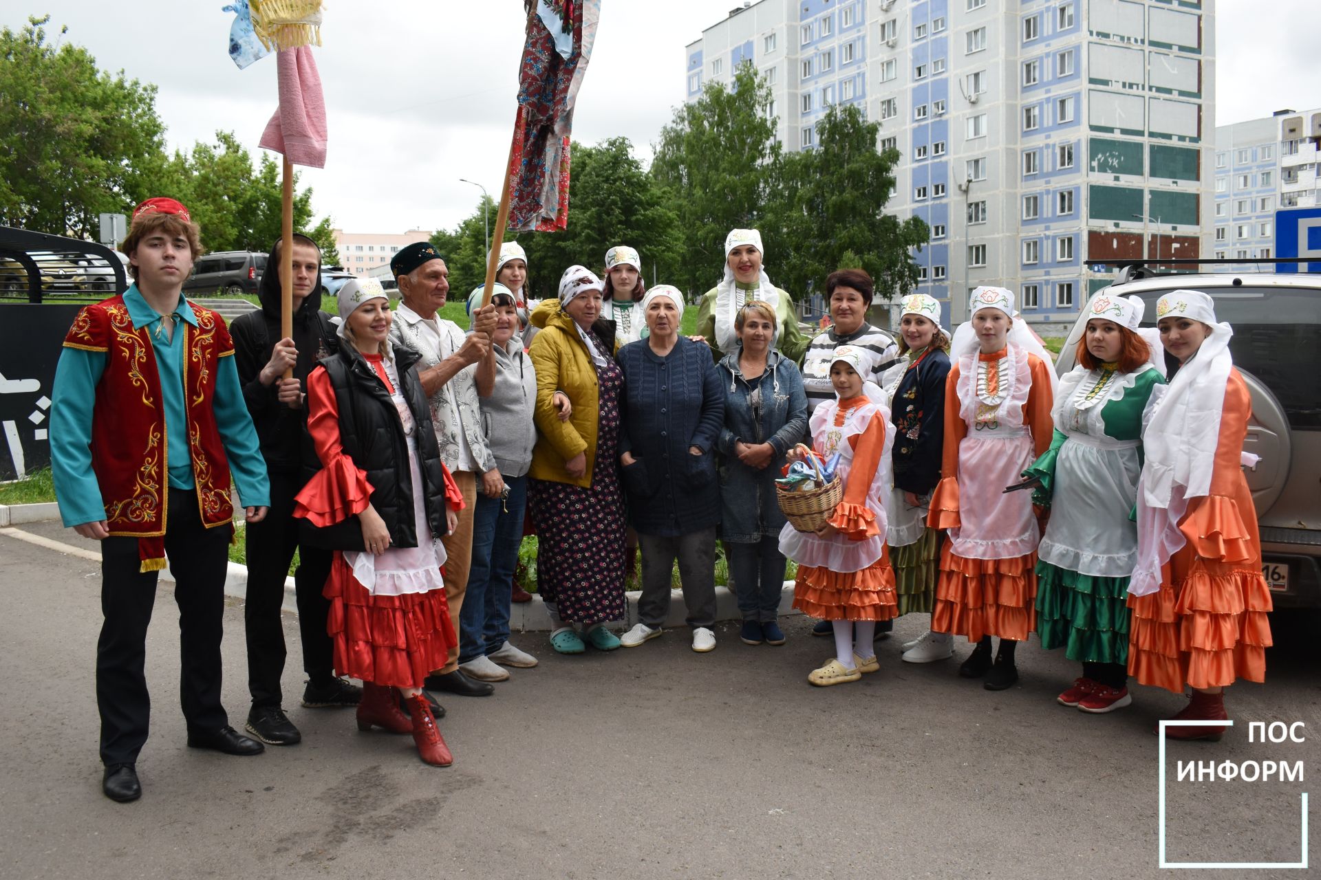 В Камских Полянах прошел традиционный сбор подарков к празднику «Сабантуй»