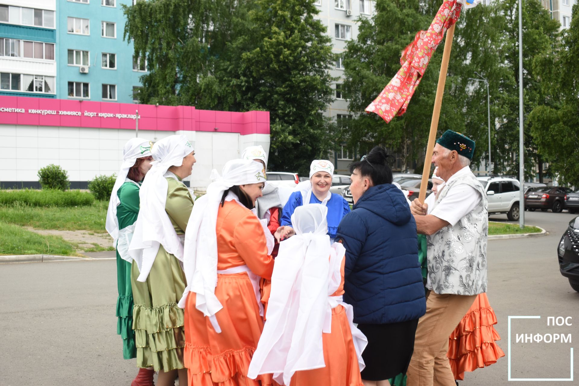 В Камских Полянах прошел традиционный сбор подарков к празднику «Сабантуй»