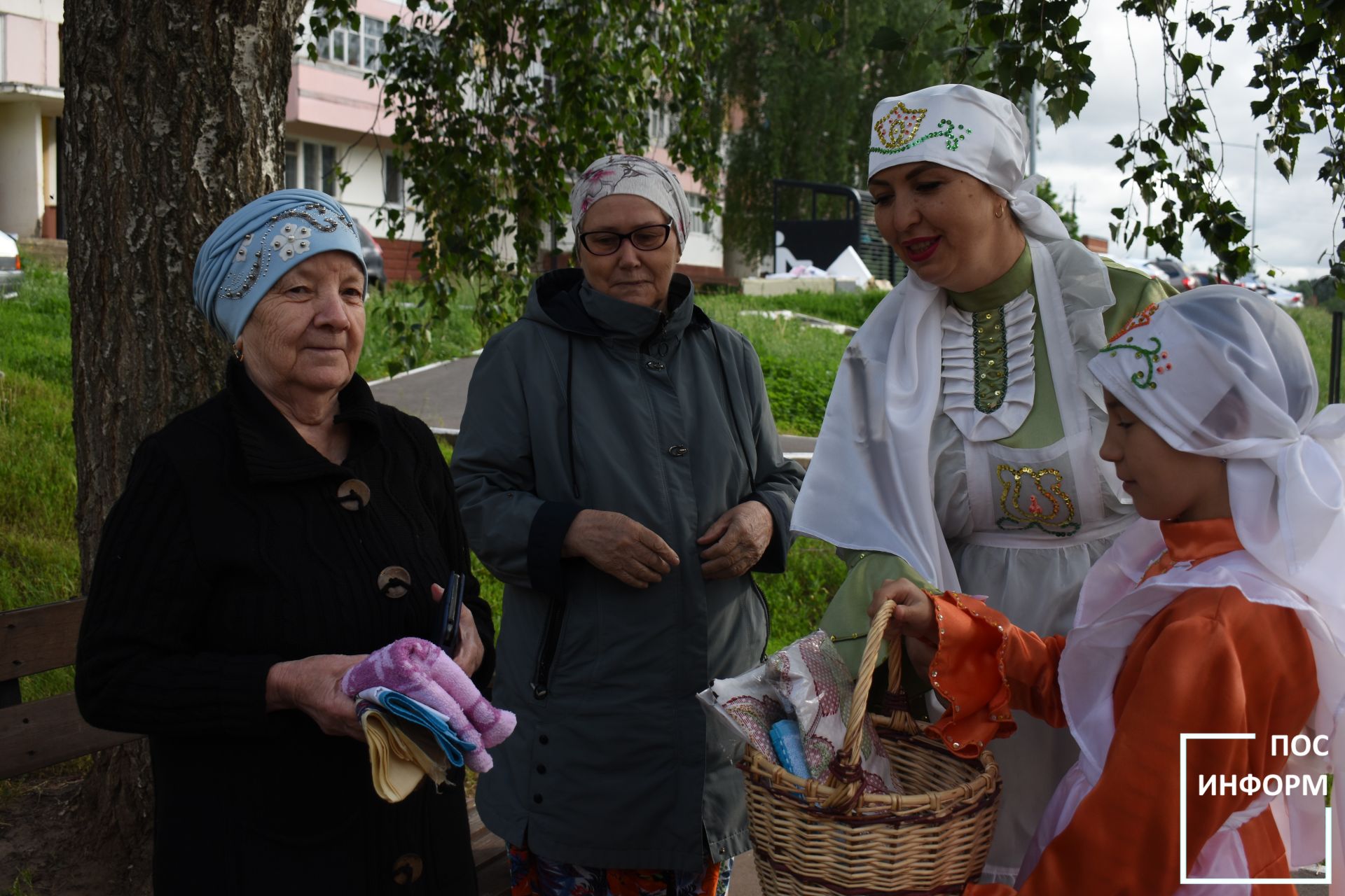 В Камских Полянах прошел традиционный сбор подарков к празднику «Сабантуй»