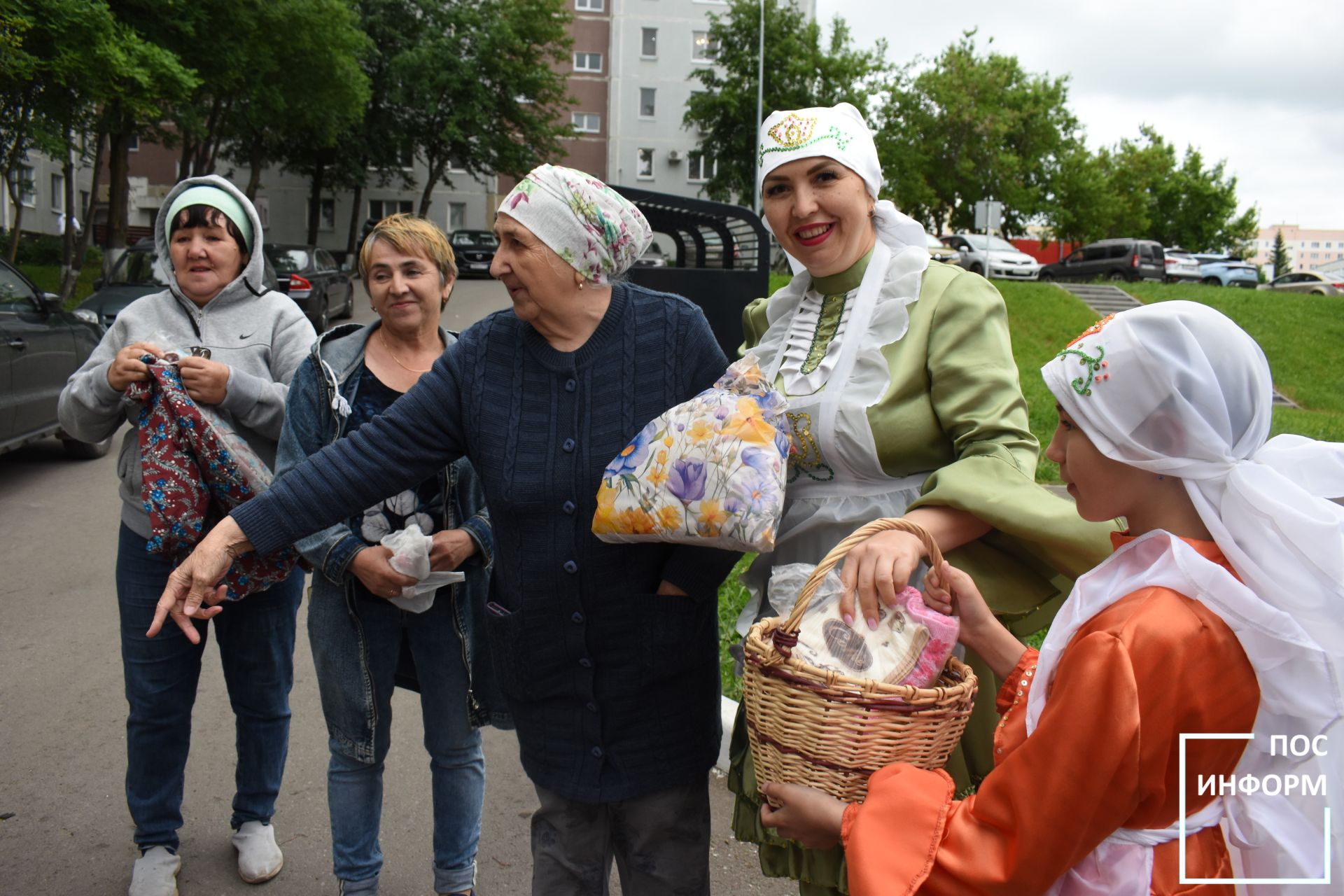 В Камских Полянах прошел традиционный сбор подарков к празднику «Сабантуй»