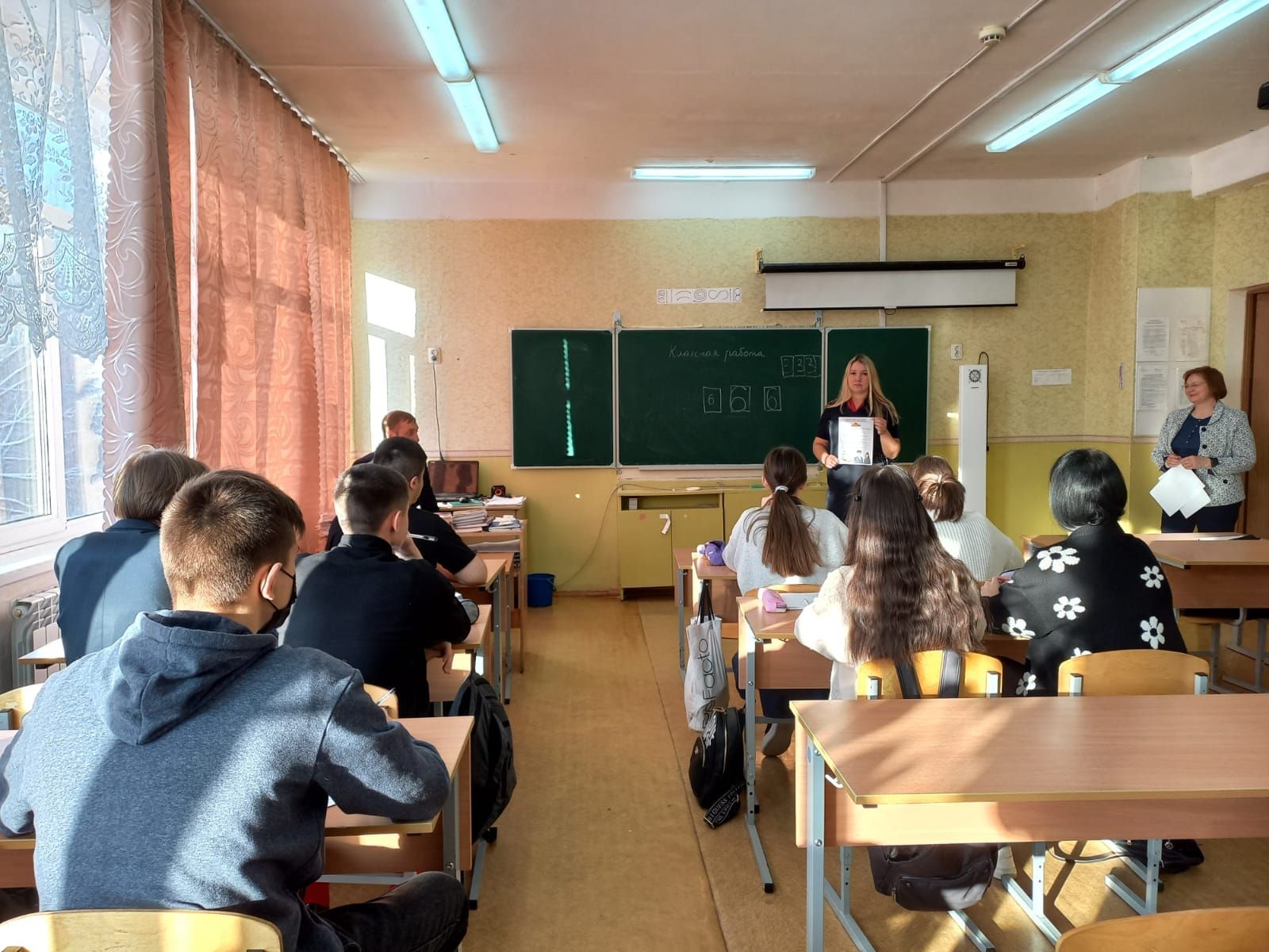 Родителям и детям Камских Полян напомнили о правилах безопасности на каникулах