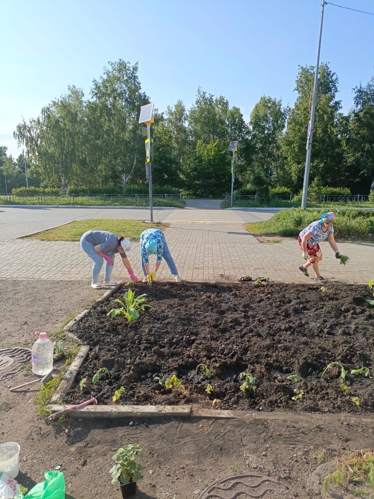 Жители Камских Полян преобразили центр посёлка
